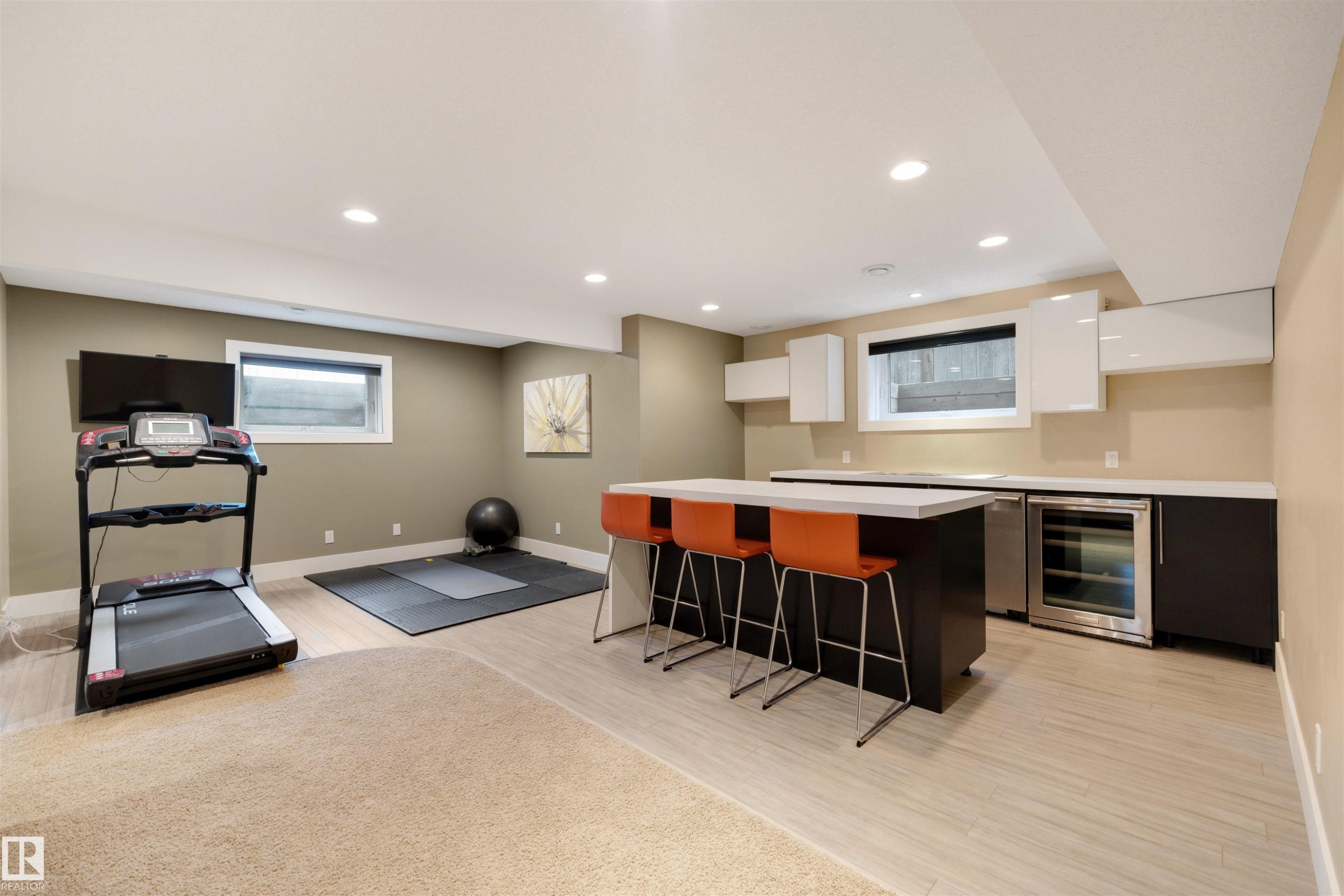 6011 Maynard Way, Edmonton, AB - Indoor Photo Showing Other Room