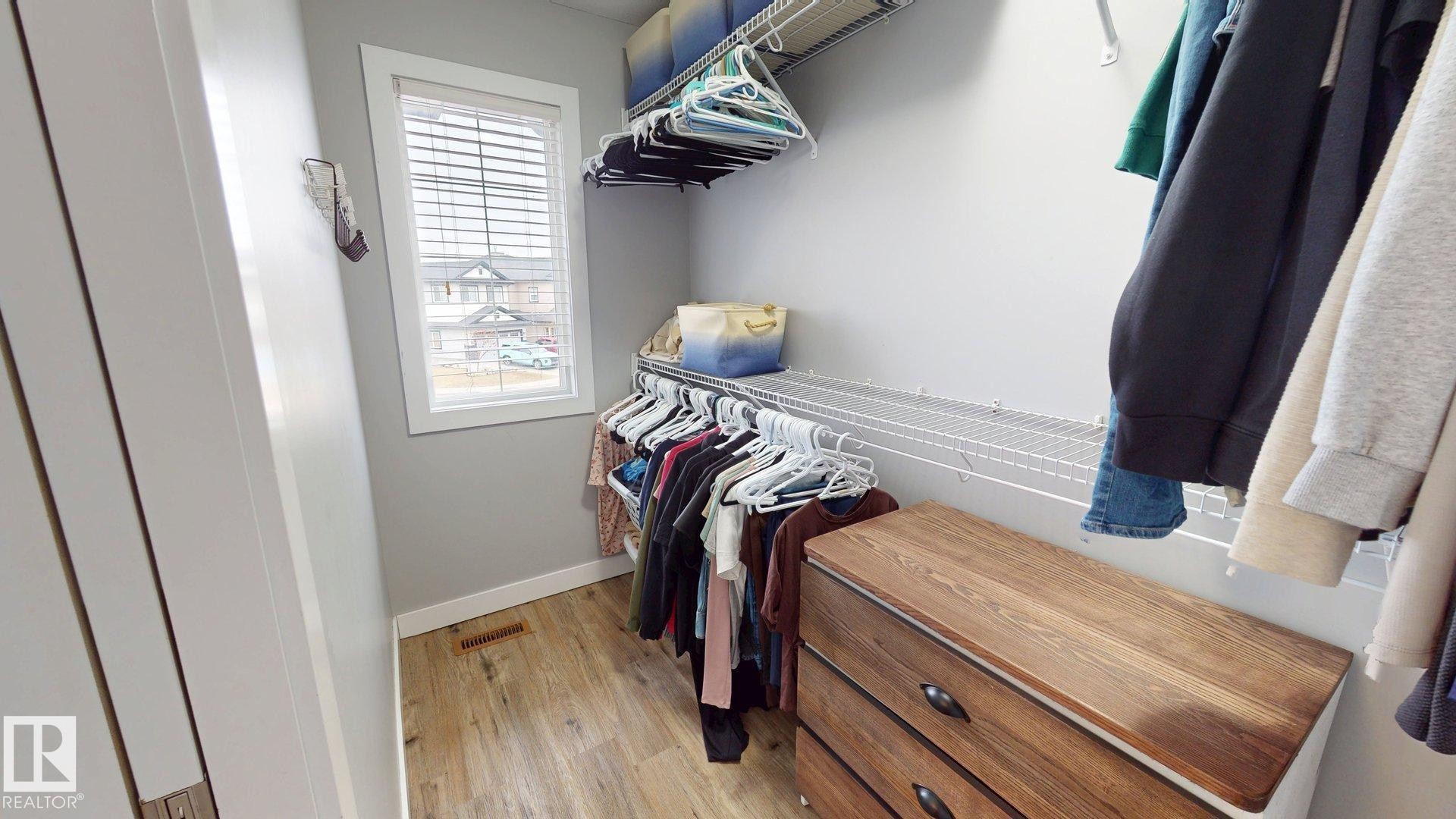 3885 Gallinger Loop, Edmonton, AB - Indoor With Storage