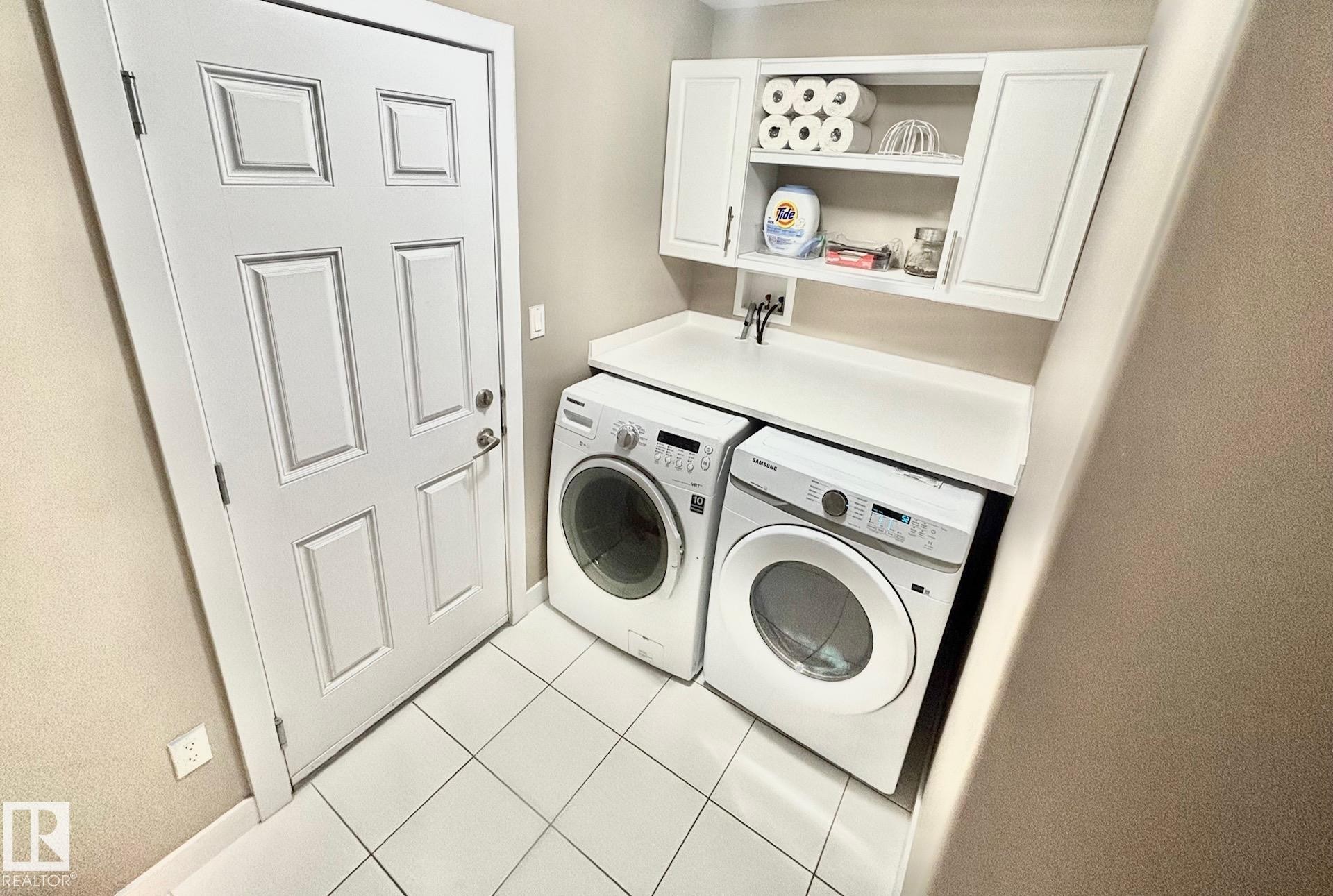 3885 Gallinger Loop, Edmonton, AB - Indoor Photo Showing Laundry Room