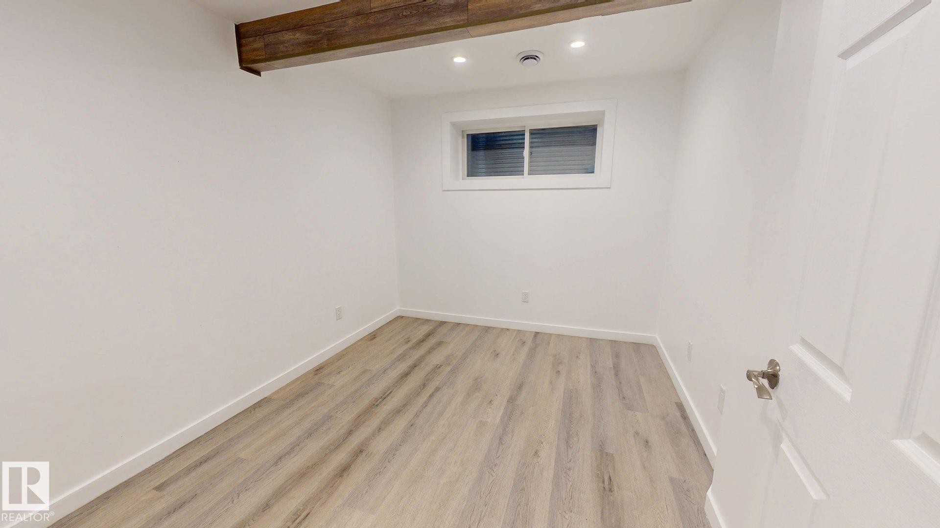 3885 Gallinger Loop, Edmonton, AB - Indoor Photo Showing Other Room