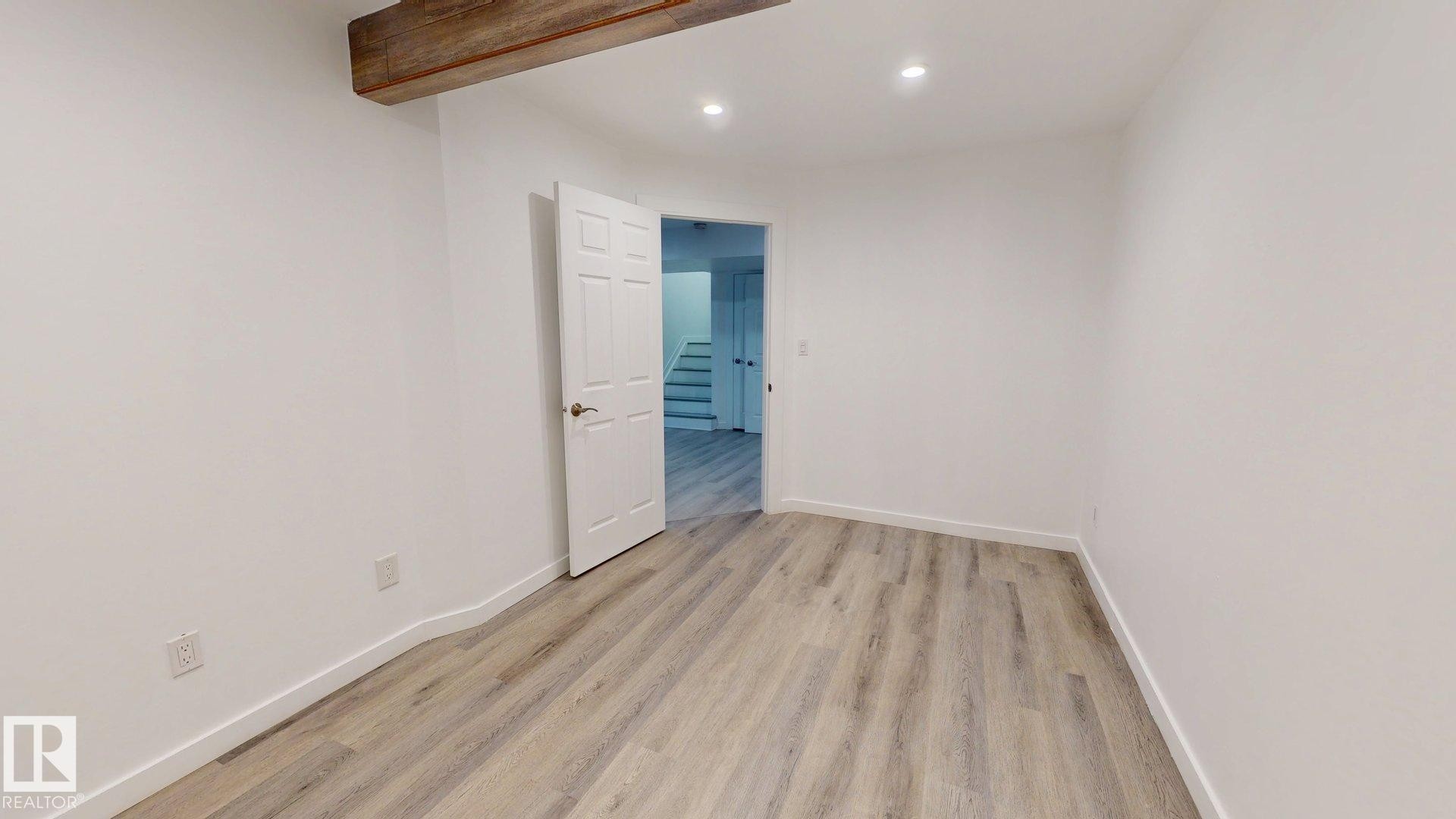 3885 Gallinger Loop, Edmonton, AB - Indoor Photo Showing Other Room