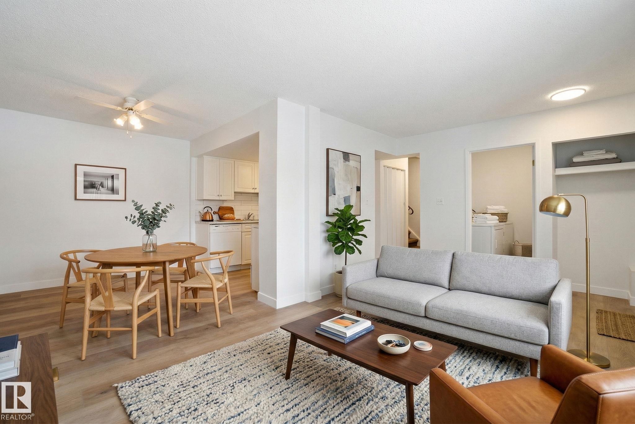 308 2908 116A Avenue, Edmonton, AB - Indoor Photo Showing Living Room