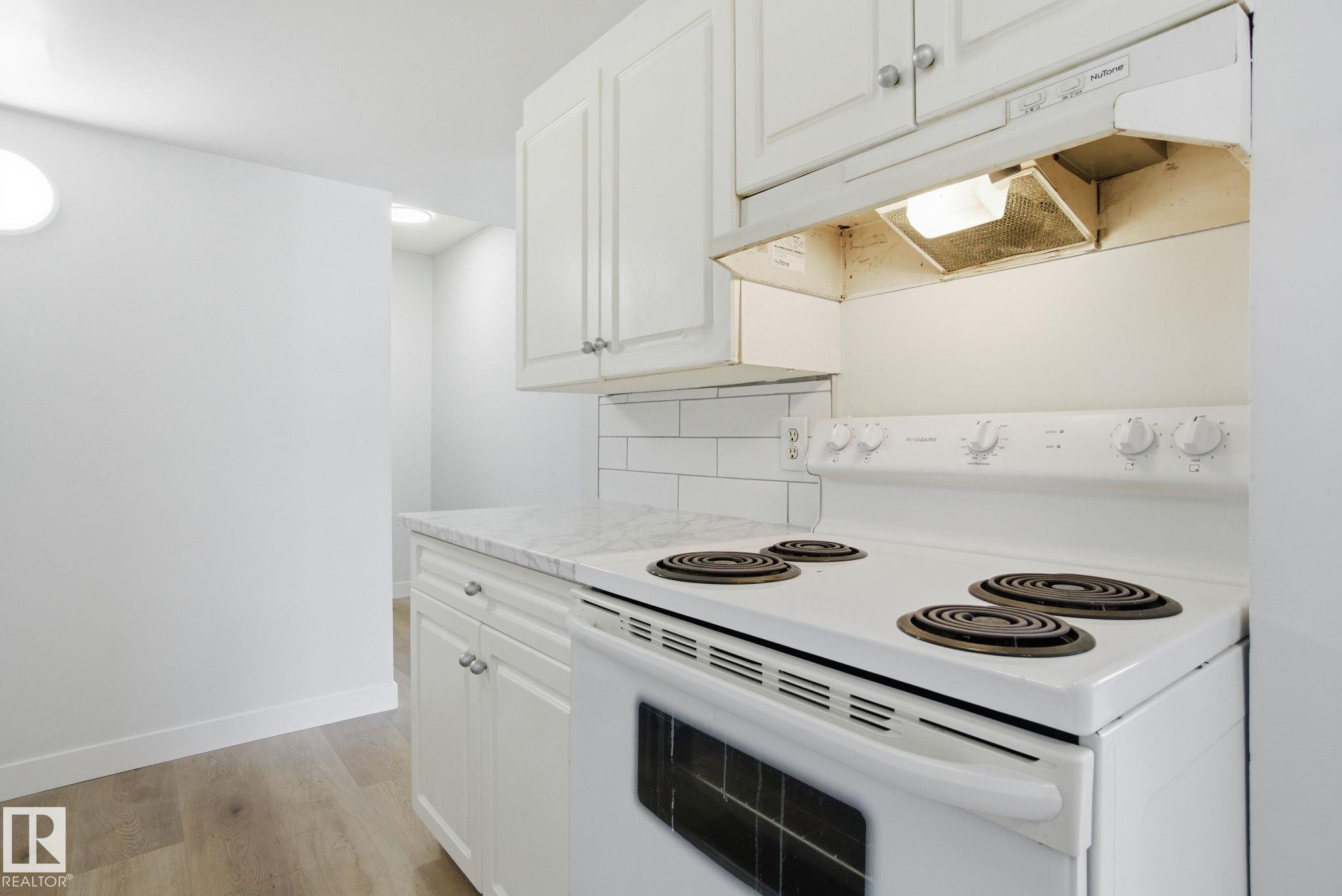 308 2908 116A Avenue, Edmonton, AB - Indoor Photo Showing Kitchen