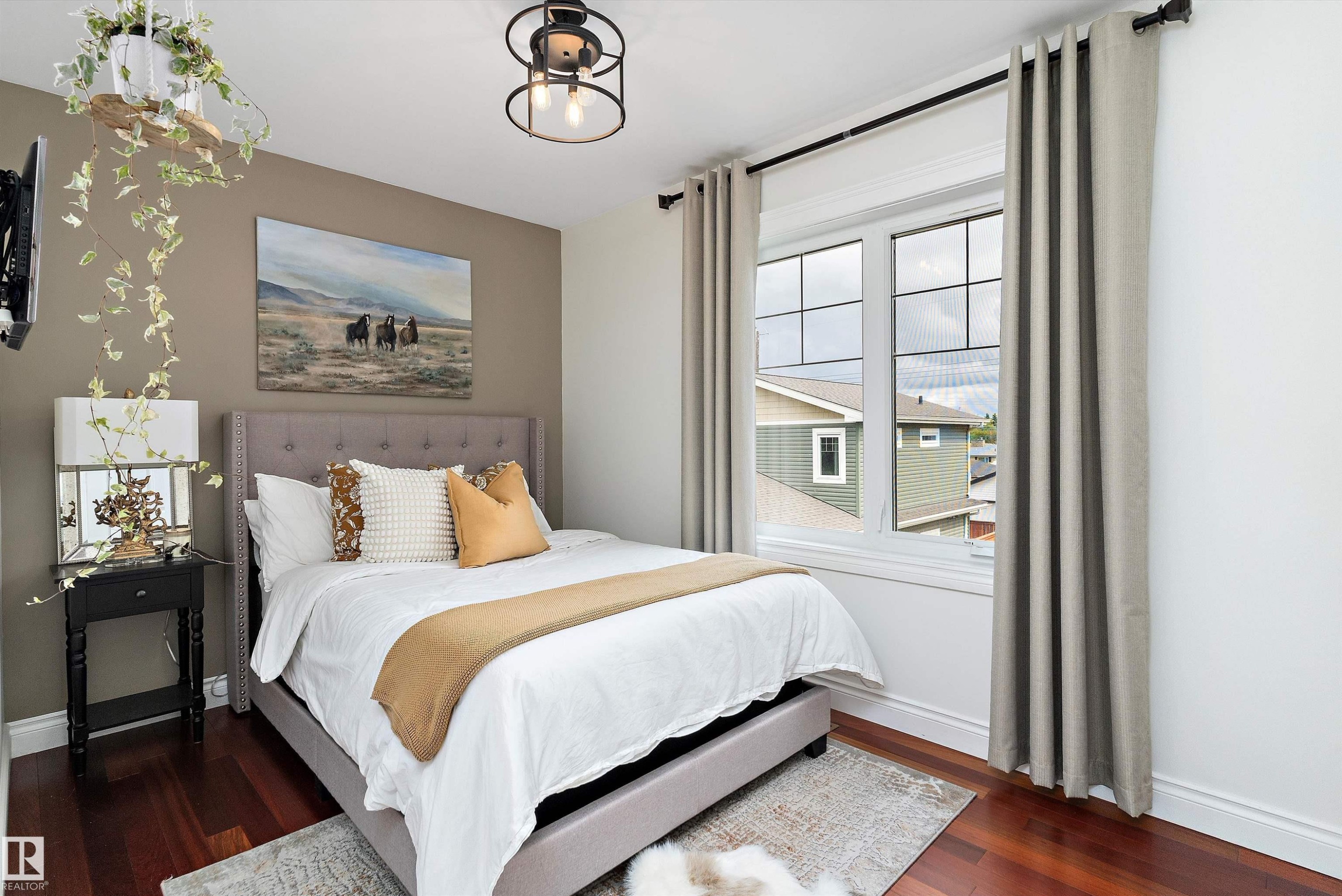 10765 65 Street, Edmonton, AB - Indoor Photo Showing Bedroom