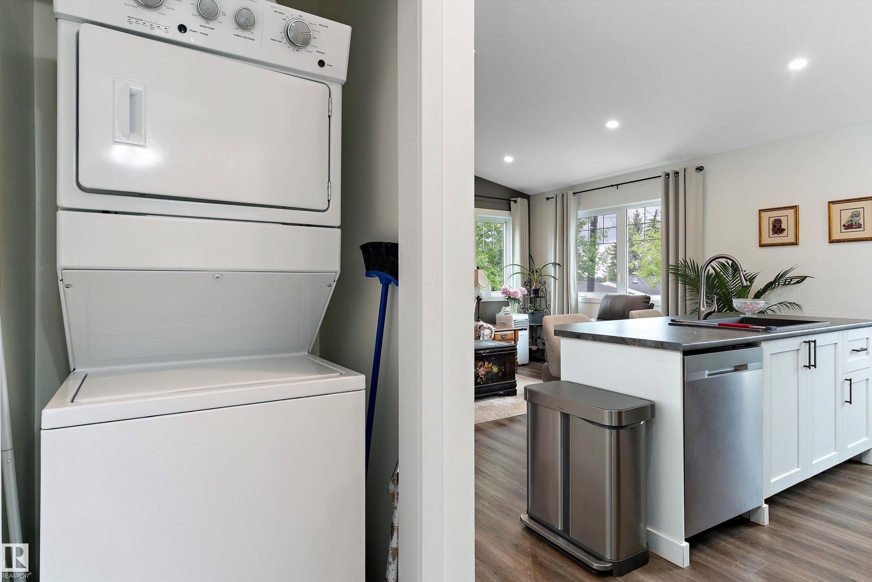 10765 65 Street, Edmonton, AB - Indoor Photo Showing Laundry Room