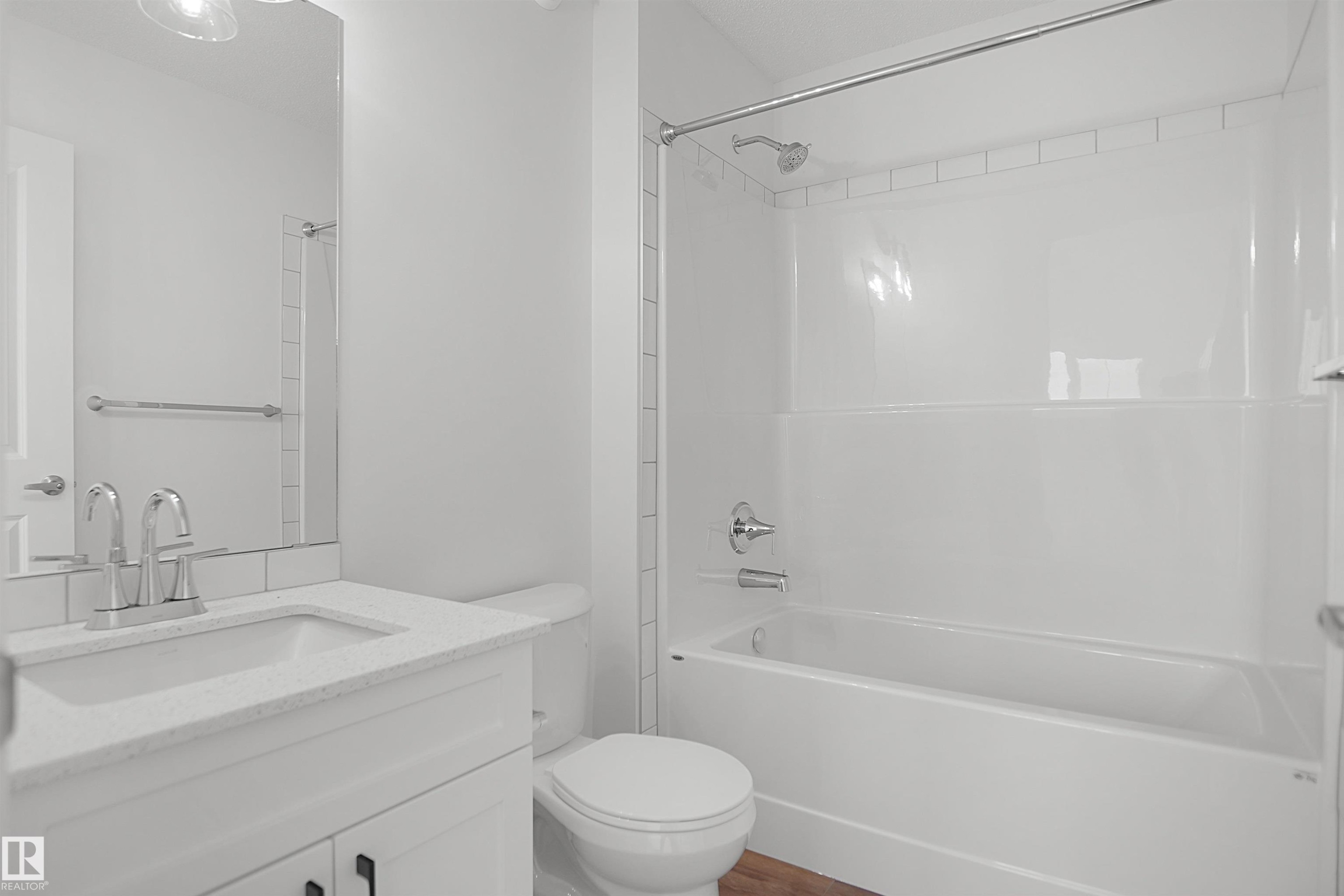 1429 9 Street Nw, Edmonton, AB - Indoor Photo Showing Bathroom