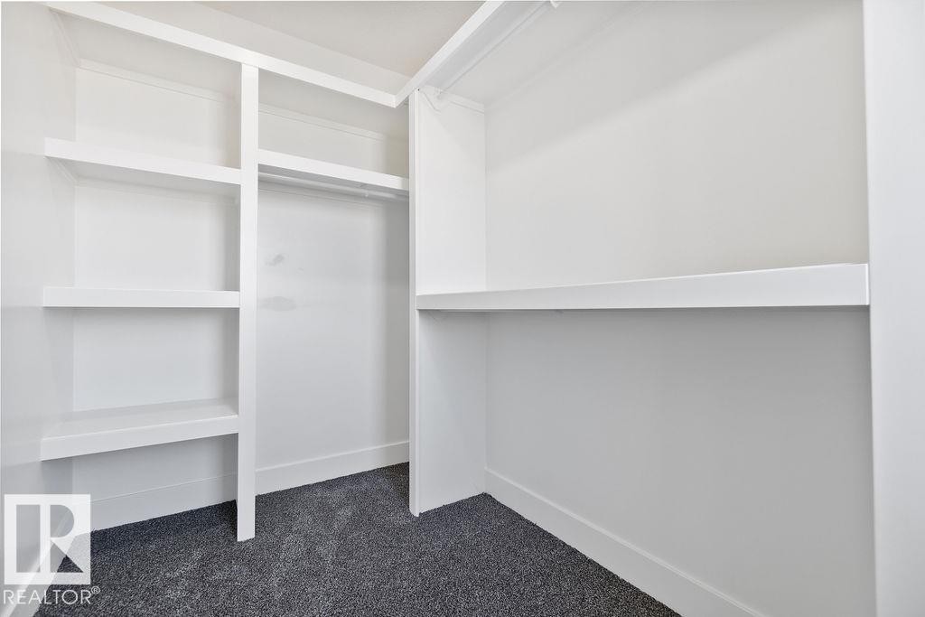 207 39 Avenue, Edmonton, AB - Indoor With Storage