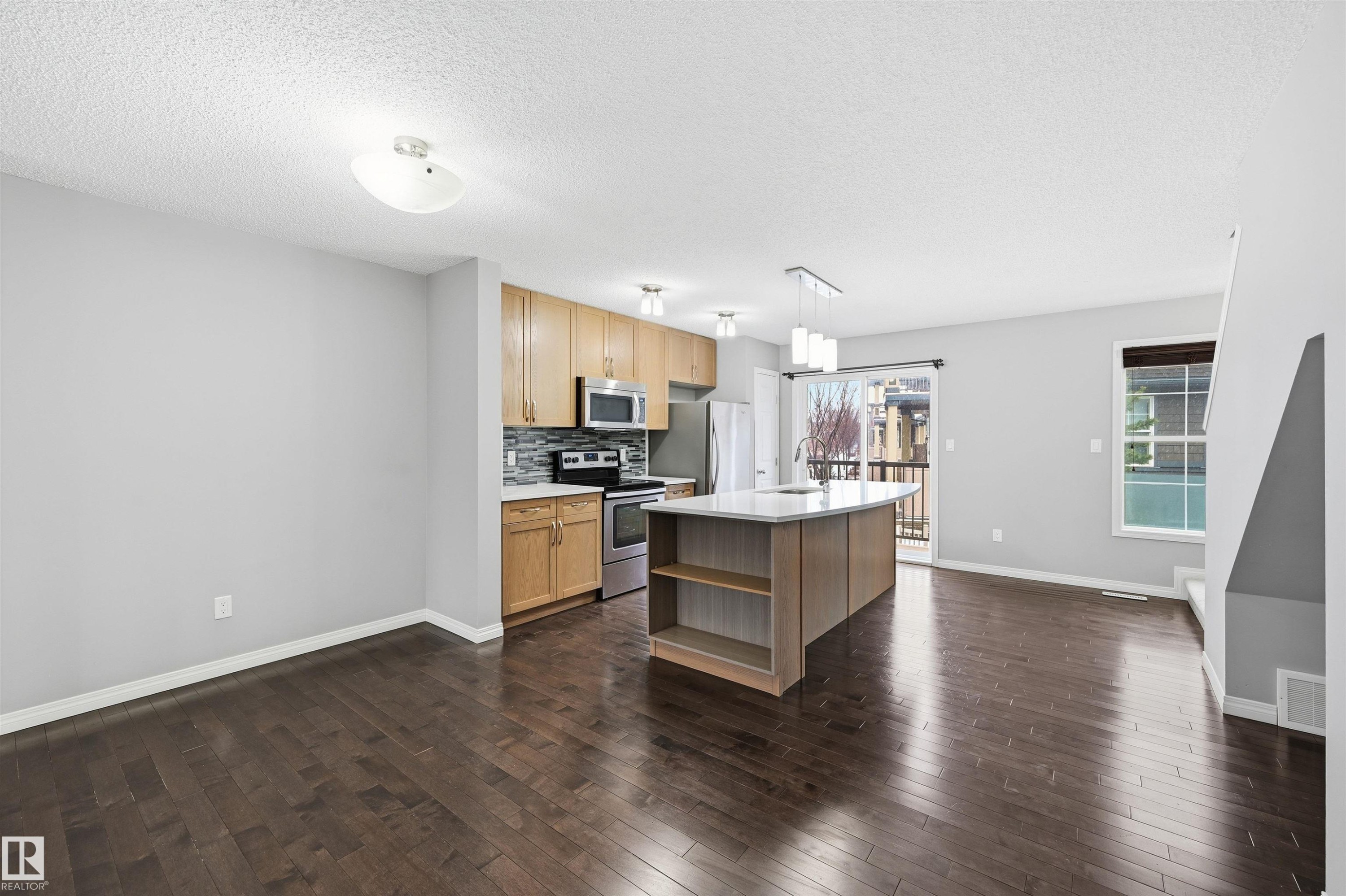 4033 Orchards Drive, Edmonton, AB - Indoor Photo Showing Kitchen