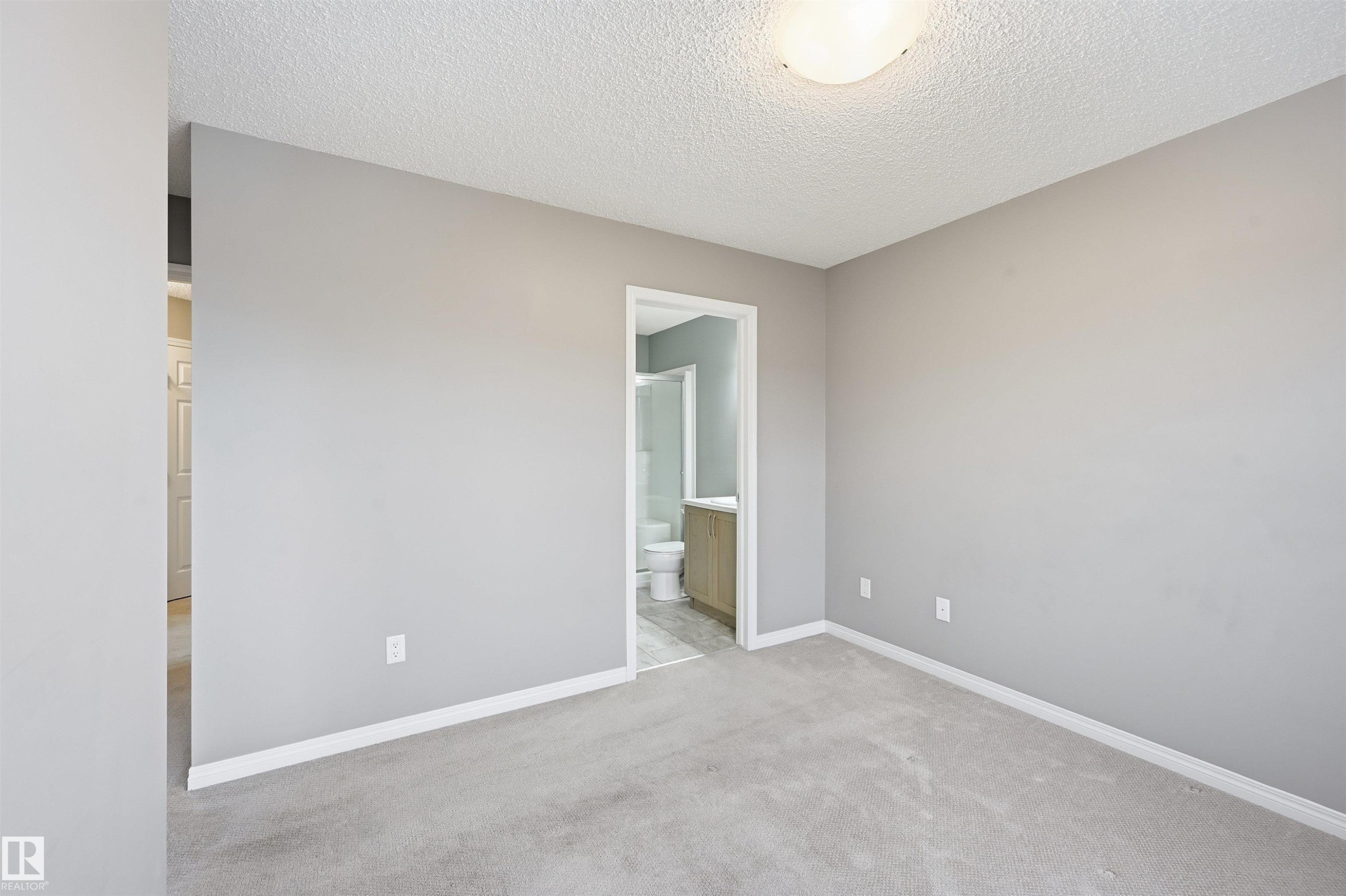 4033 Orchards Drive, Edmonton, AB - Indoor Photo Showing Other Room