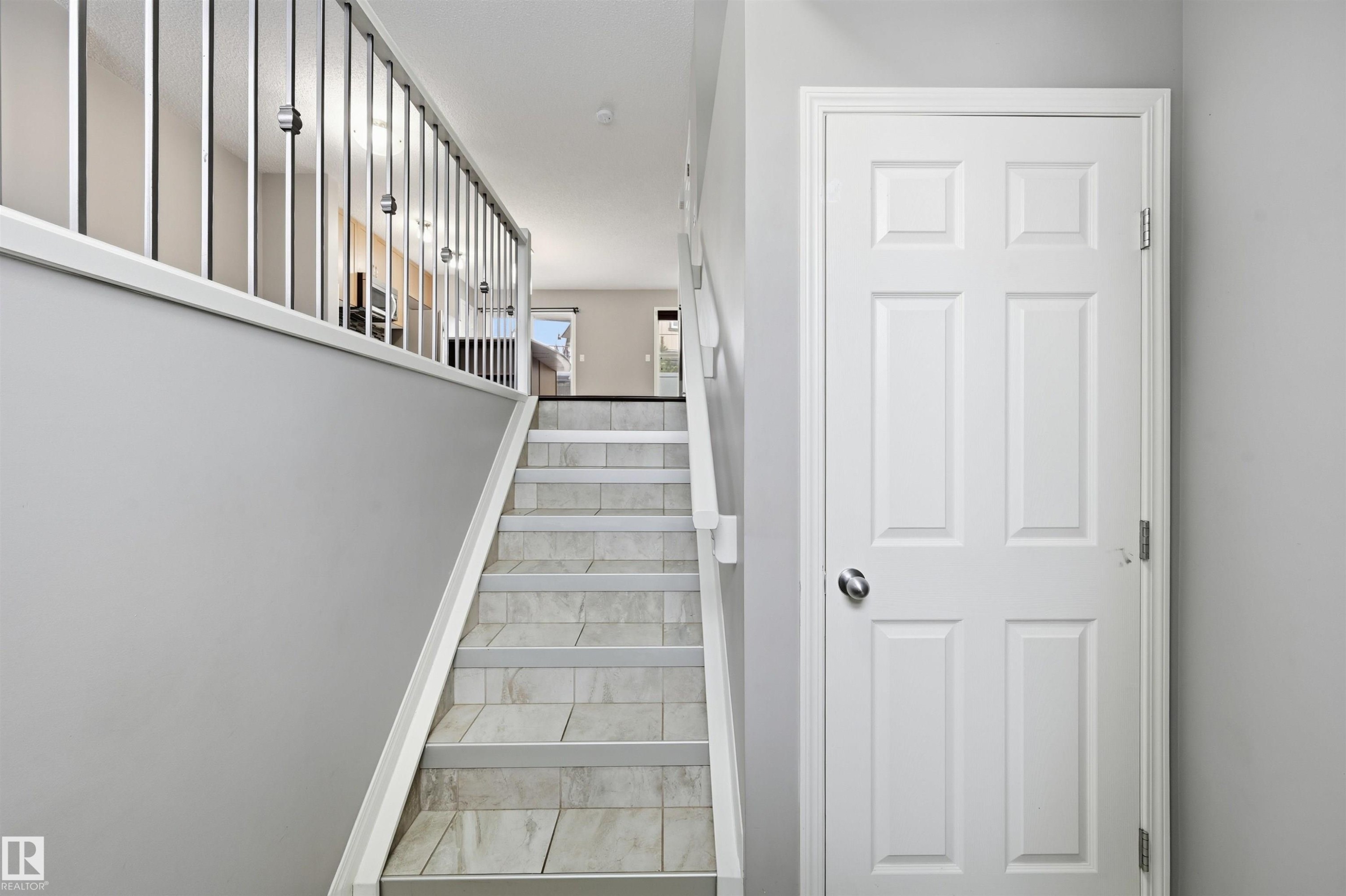 4033 Orchards Drive, Edmonton, AB - Indoor Photo Showing Other Room