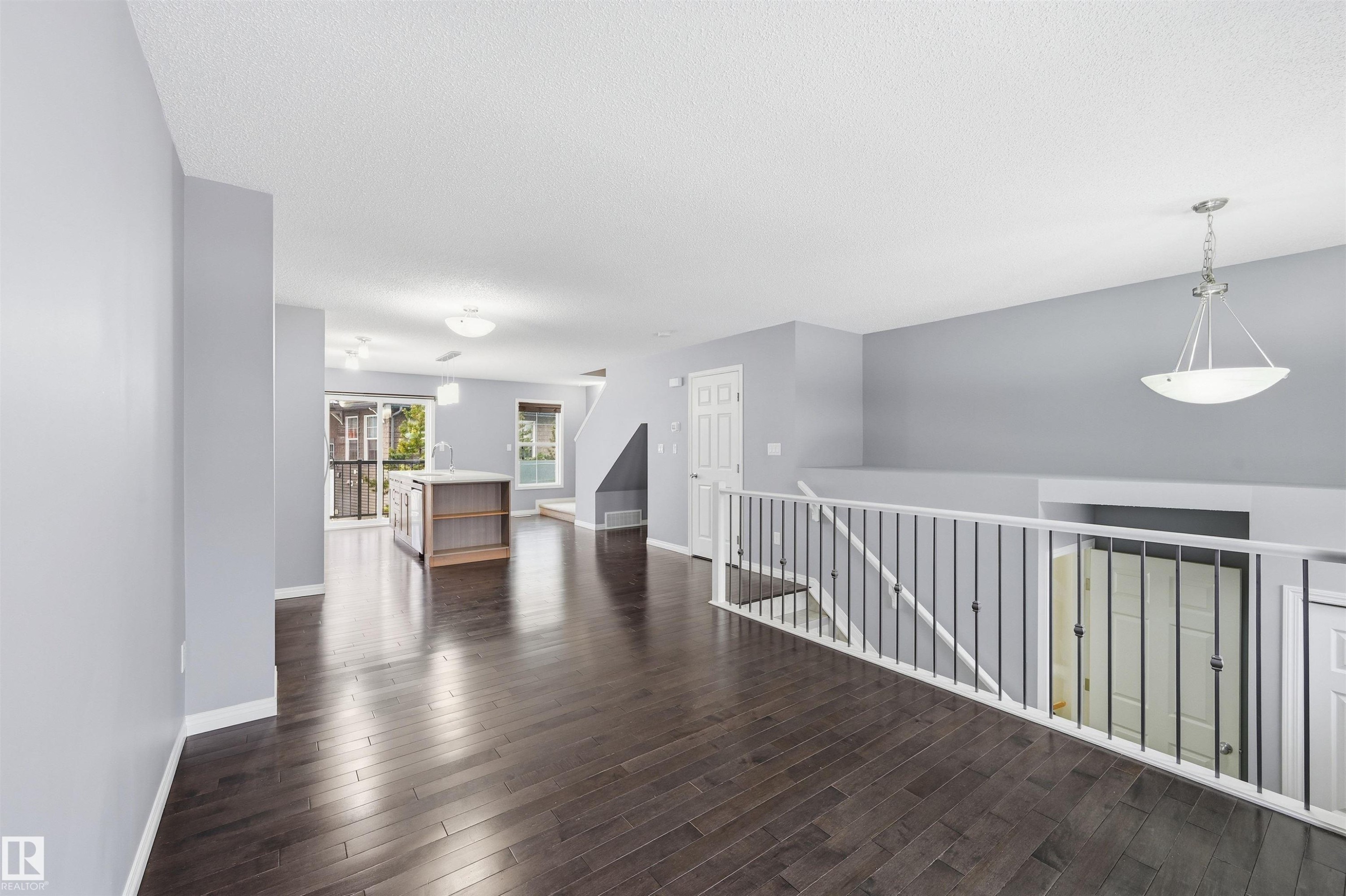 4033 Orchards Drive, Edmonton, AB - Indoor