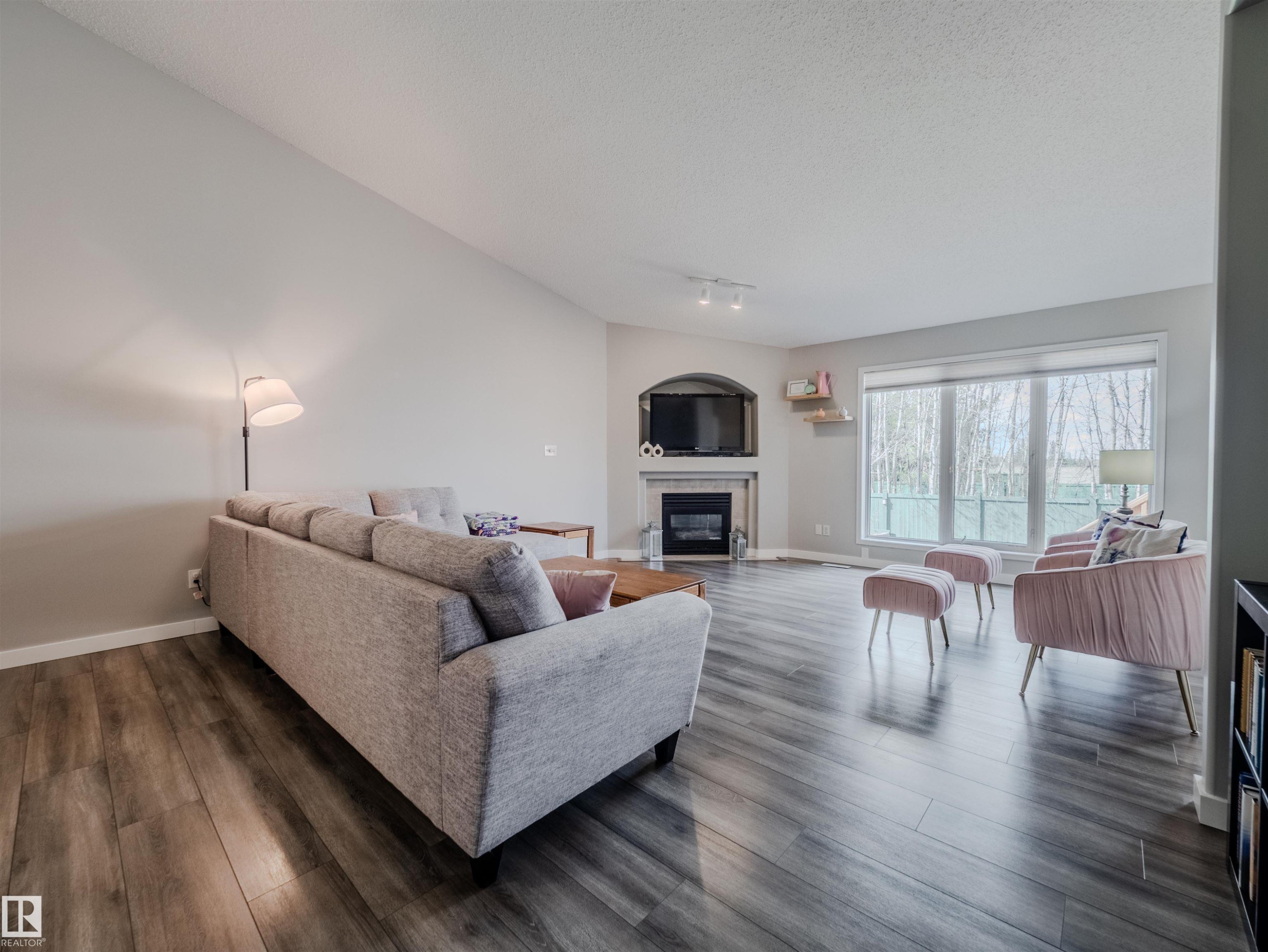18 64 Blackburn, Edmonton, AB - Indoor Photo Showing Living Room With Fireplace