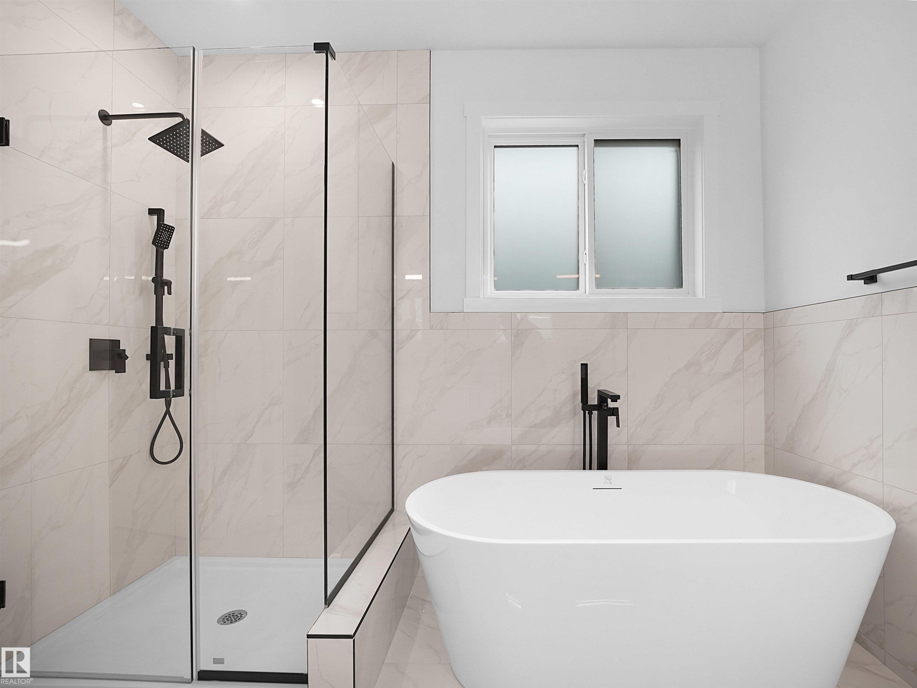 165 Edgewater Circle, Leduc, AB - Indoor Photo Showing Bathroom