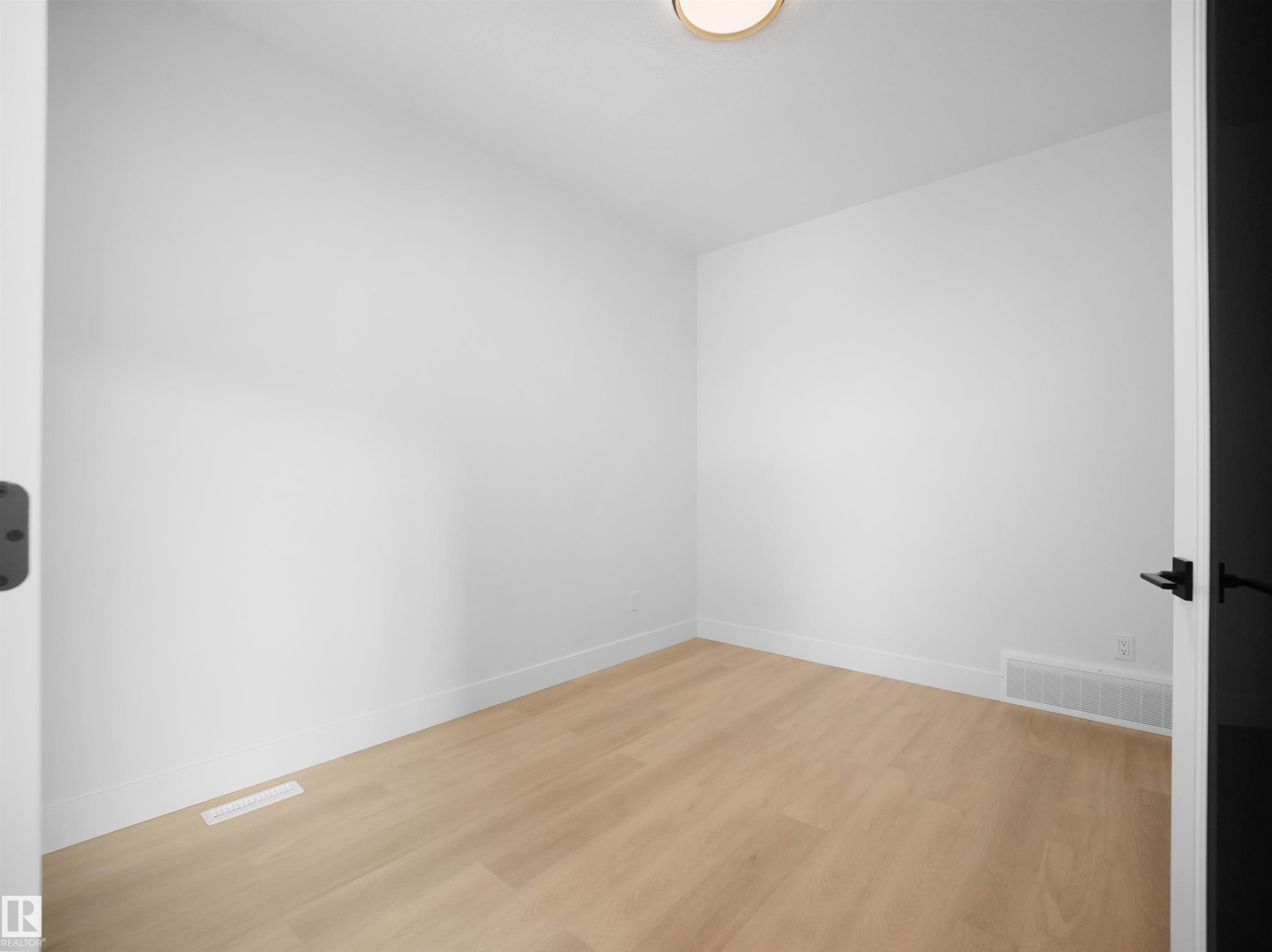 165 Edgewater Circle, Leduc, AB - Indoor Photo Showing Other Room