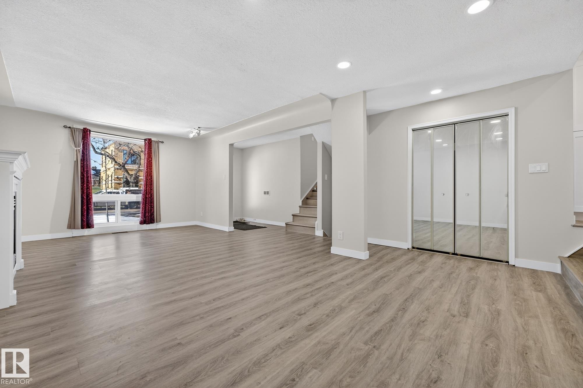 10519 140 Street, Edmonton, AB - Indoor