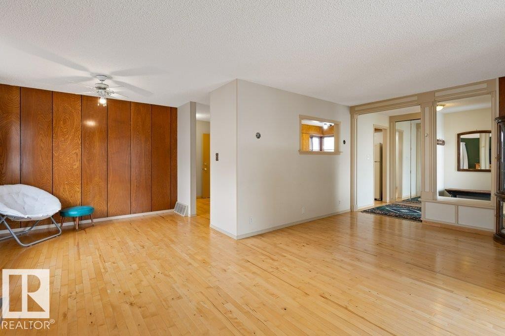 5006 55 Avenue, Stony Plain, AB - Indoor