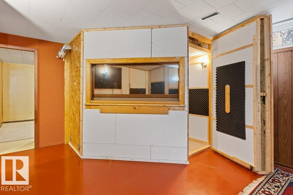 5006 55 Avenue, Stony Plain, AB - Indoor Photo Showing Other Room