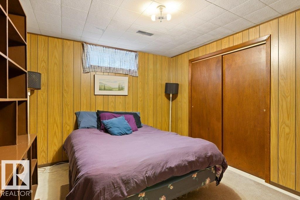 5006 55 Avenue, Stony Plain, AB - Indoor Photo Showing Bedroom