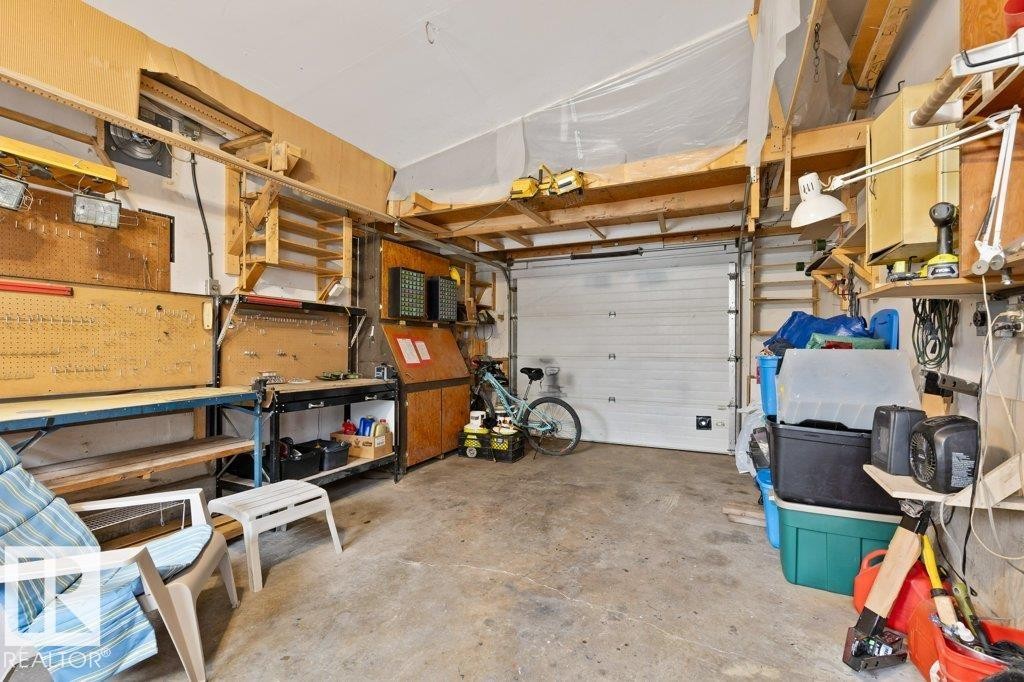 5006 55 Avenue, Stony Plain, AB - Indoor Photo Showing Garage