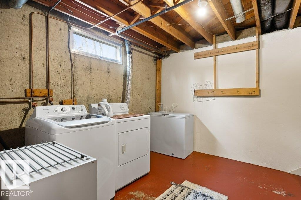 5006 55 Avenue, Stony Plain, AB - Indoor Photo Showing Laundry Room