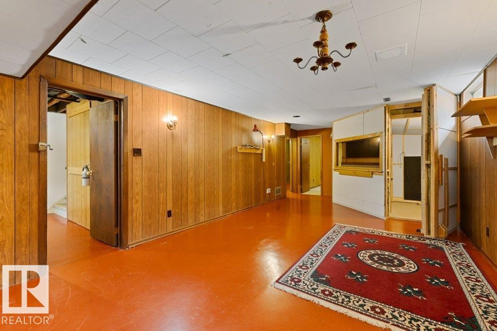 5006 55 Avenue, Stony Plain, AB - Indoor Photo Showing Other Room