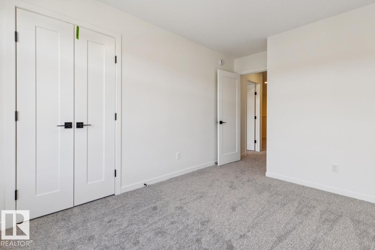 432 30 Street, Edmonton, AB - Indoor Photo Showing Other Room