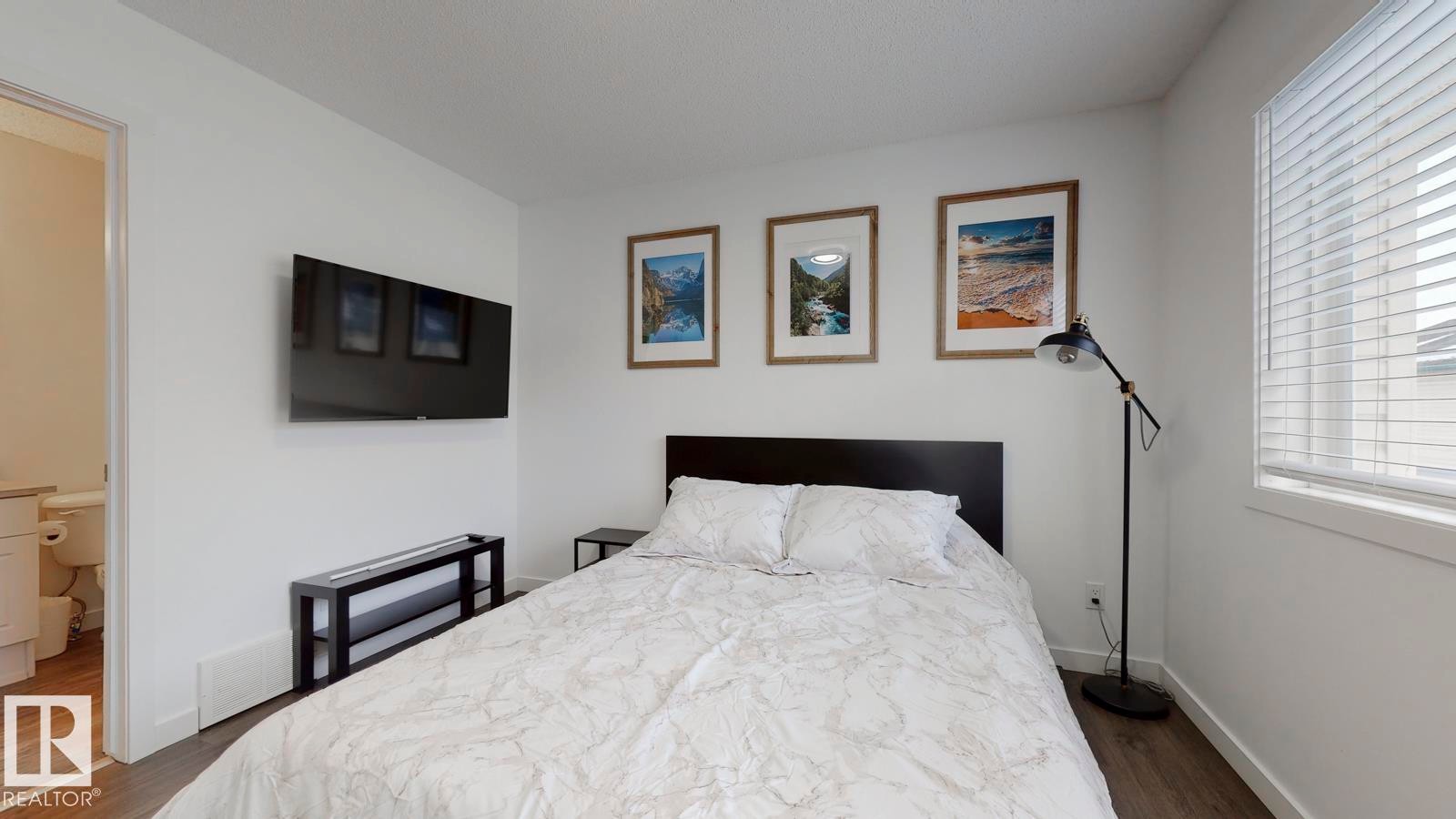52 10909 106 Street, Edmonton, AB - Indoor Photo Showing Bedroom