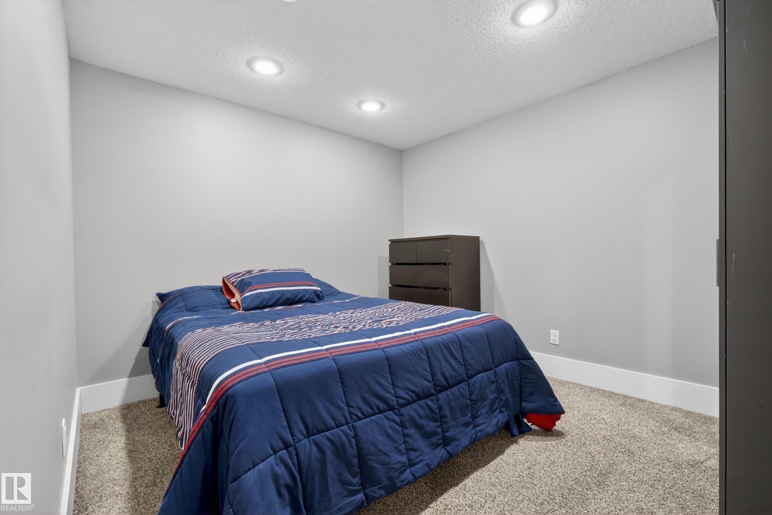 2003 Ainslie Link Link, Edmonton, AB - Indoor Photo Showing Bedroom
