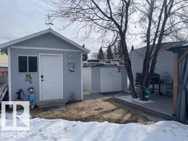 46 Round Road, Edmonton, AB - Outdoor