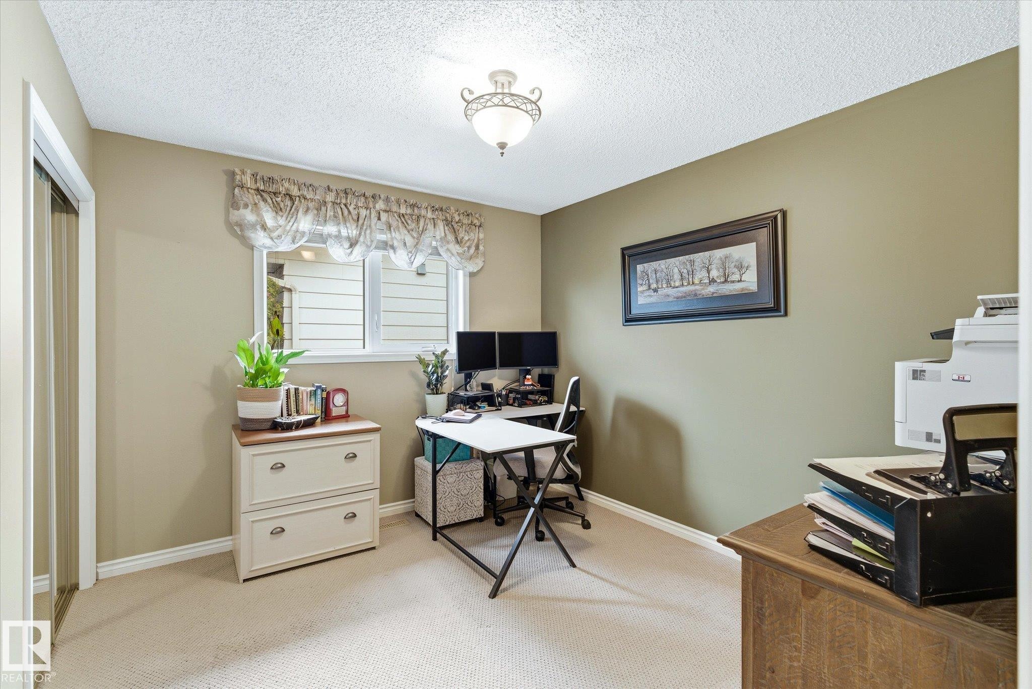 8427 152B Avenue, Edmonton, AB - Indoor Photo Showing Office