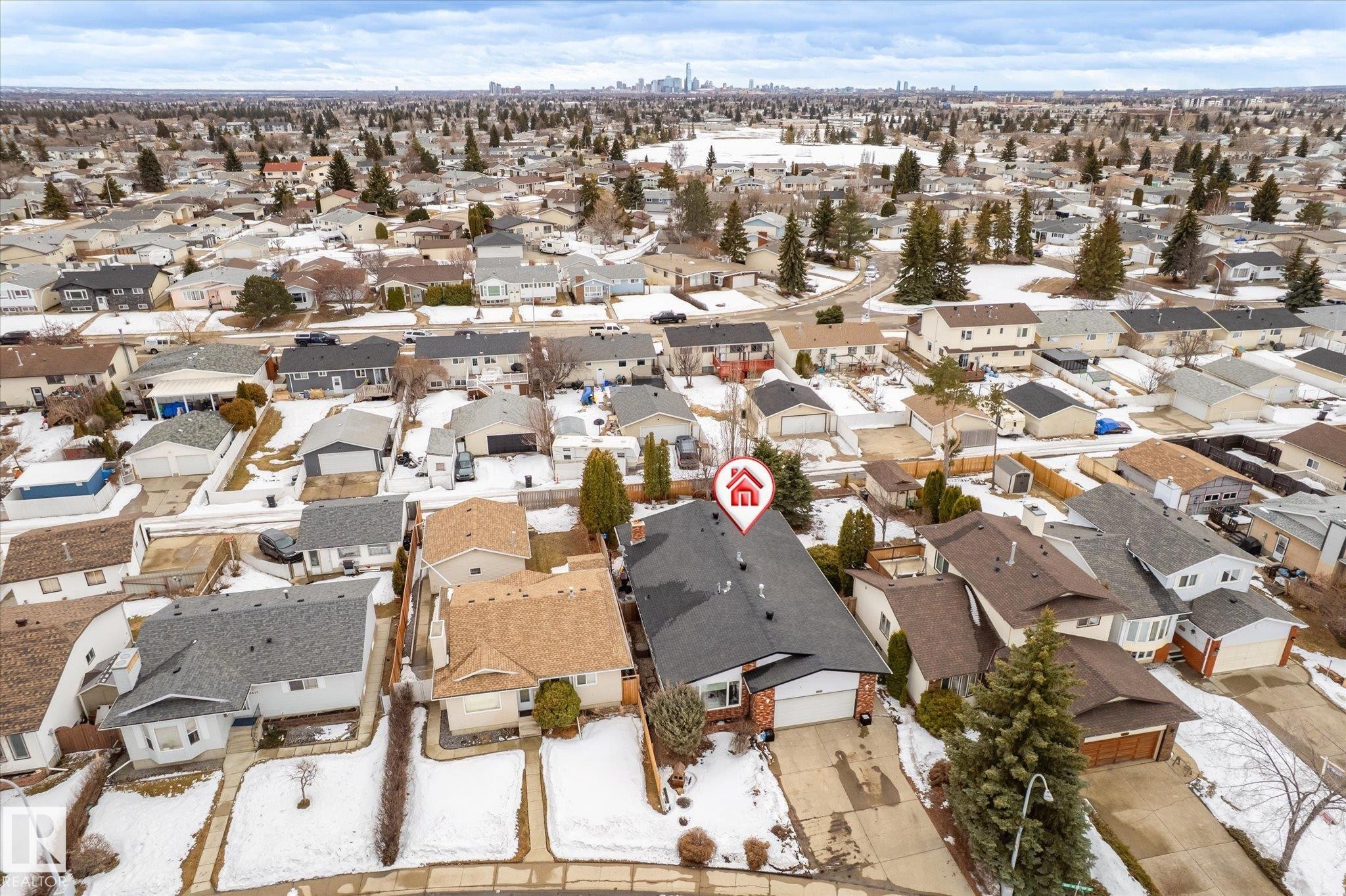 8427 152B Avenue, Edmonton, AB - Outdoor With View