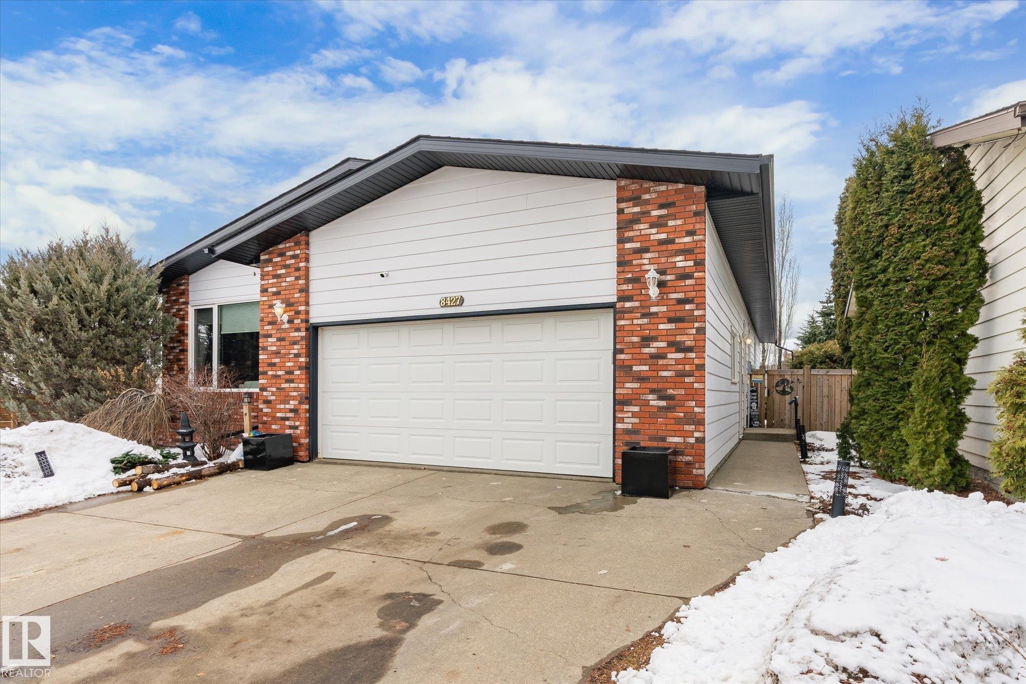 8427 152B Avenue, Edmonton, AB - Outdoor With Exterior