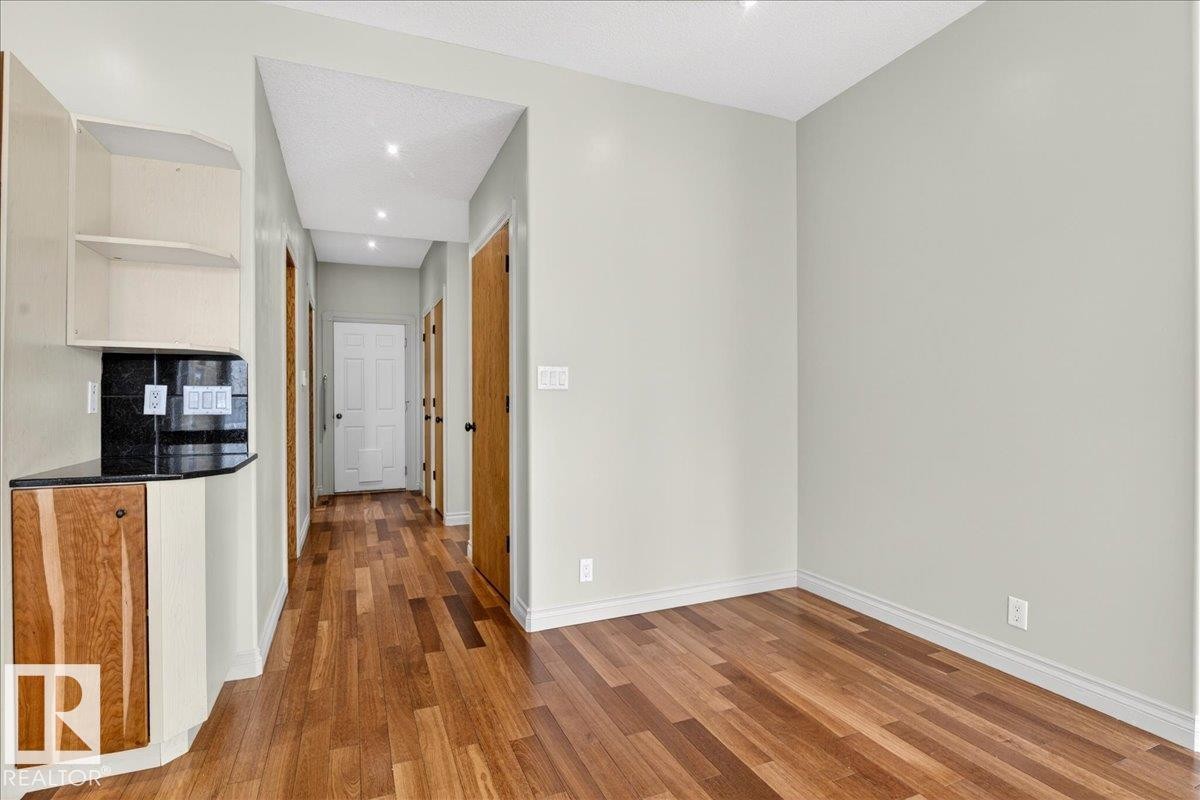 1004 Downey Way, Edmonton, AB - Indoor Photo Showing Other Room