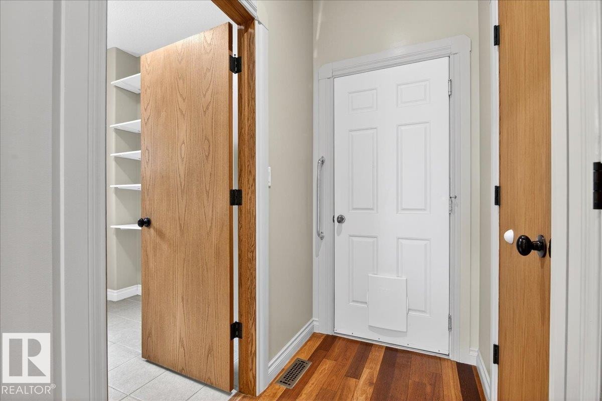 1004 Downey Way, Edmonton, AB - Indoor Photo Showing Other Room