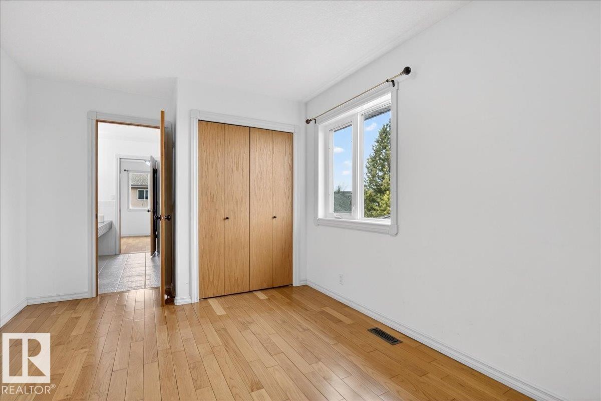 1004 Downey Way, Edmonton, AB - Indoor Photo Showing Other Room