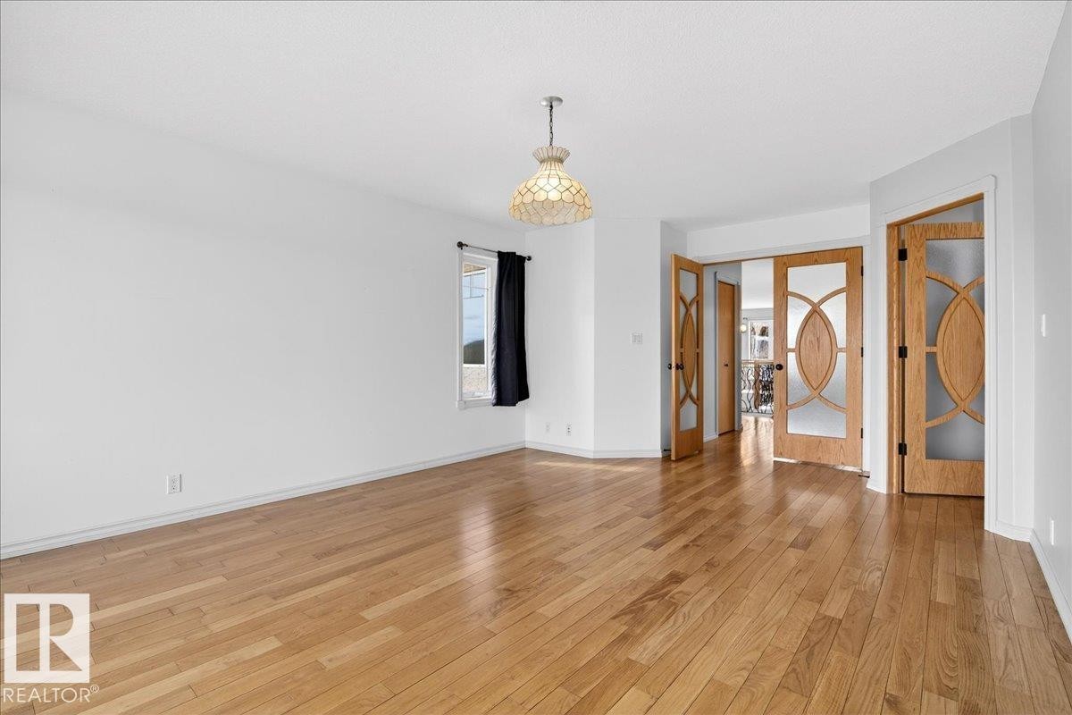 1004 Downey Way, Edmonton, AB - Indoor Photo Showing Other Room