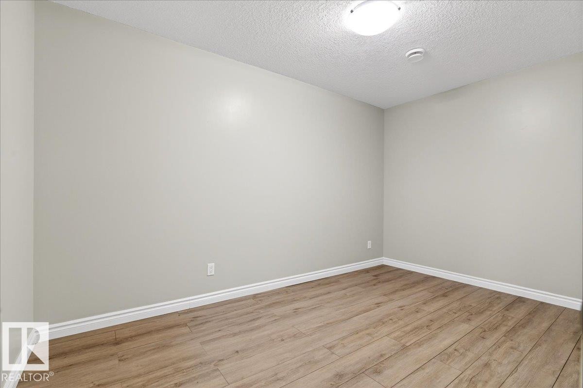 1004 Downey Way, Edmonton, AB - Indoor Photo Showing Other Room