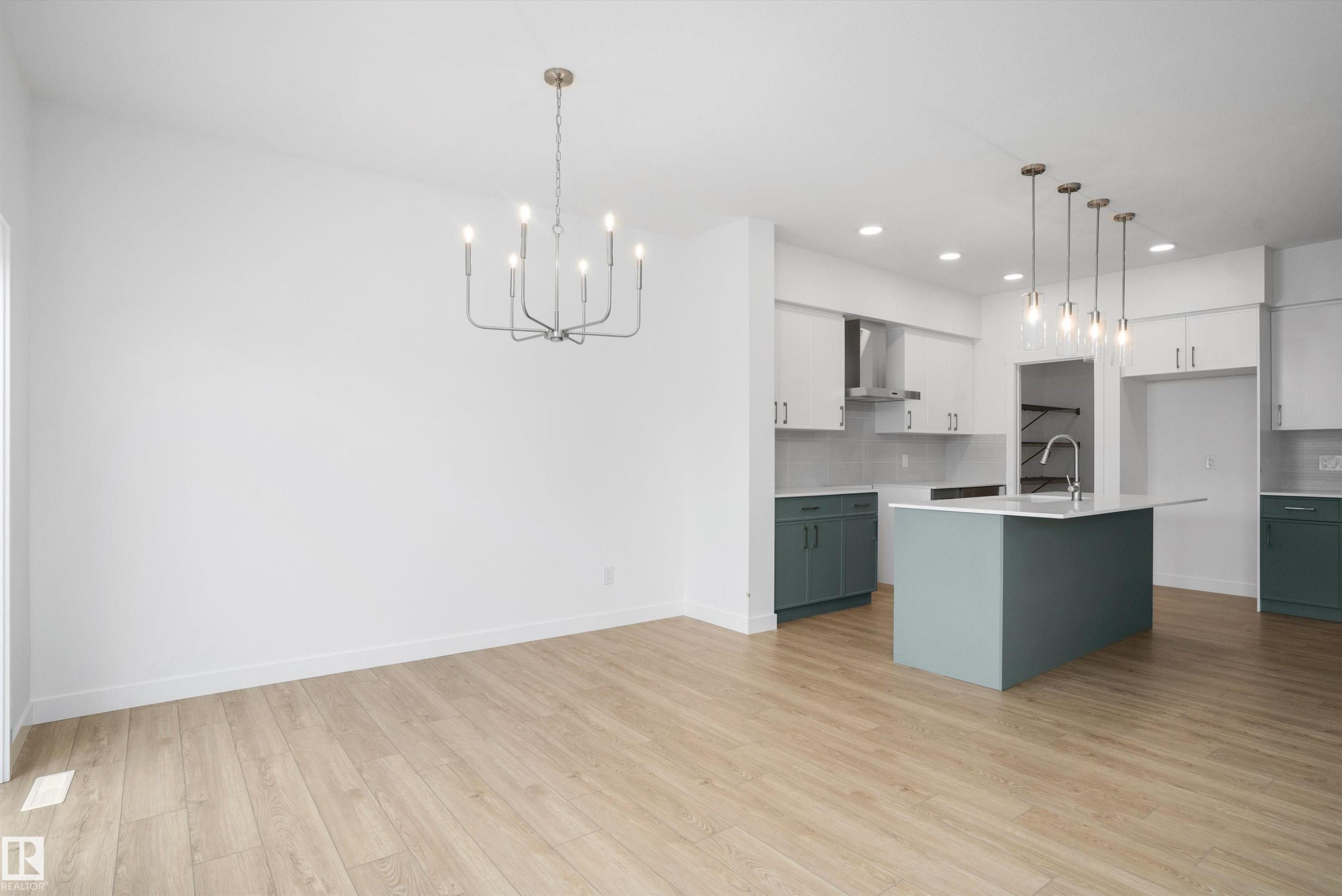 1058 Cristall Crescent, Edmonton, AB