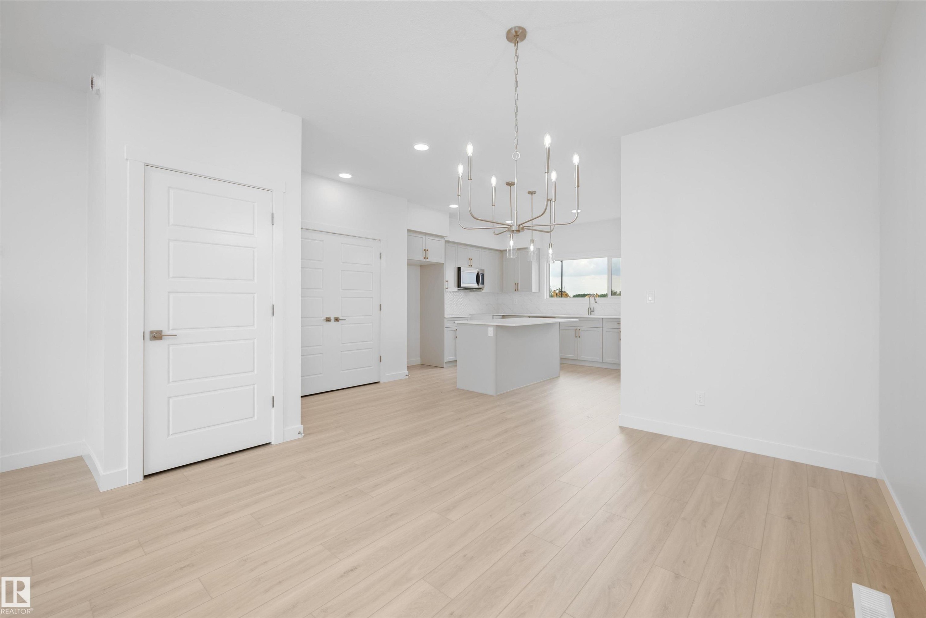 18709 18A Avenue, Edmonton, AB - Indoor Photo Showing Kitchen
