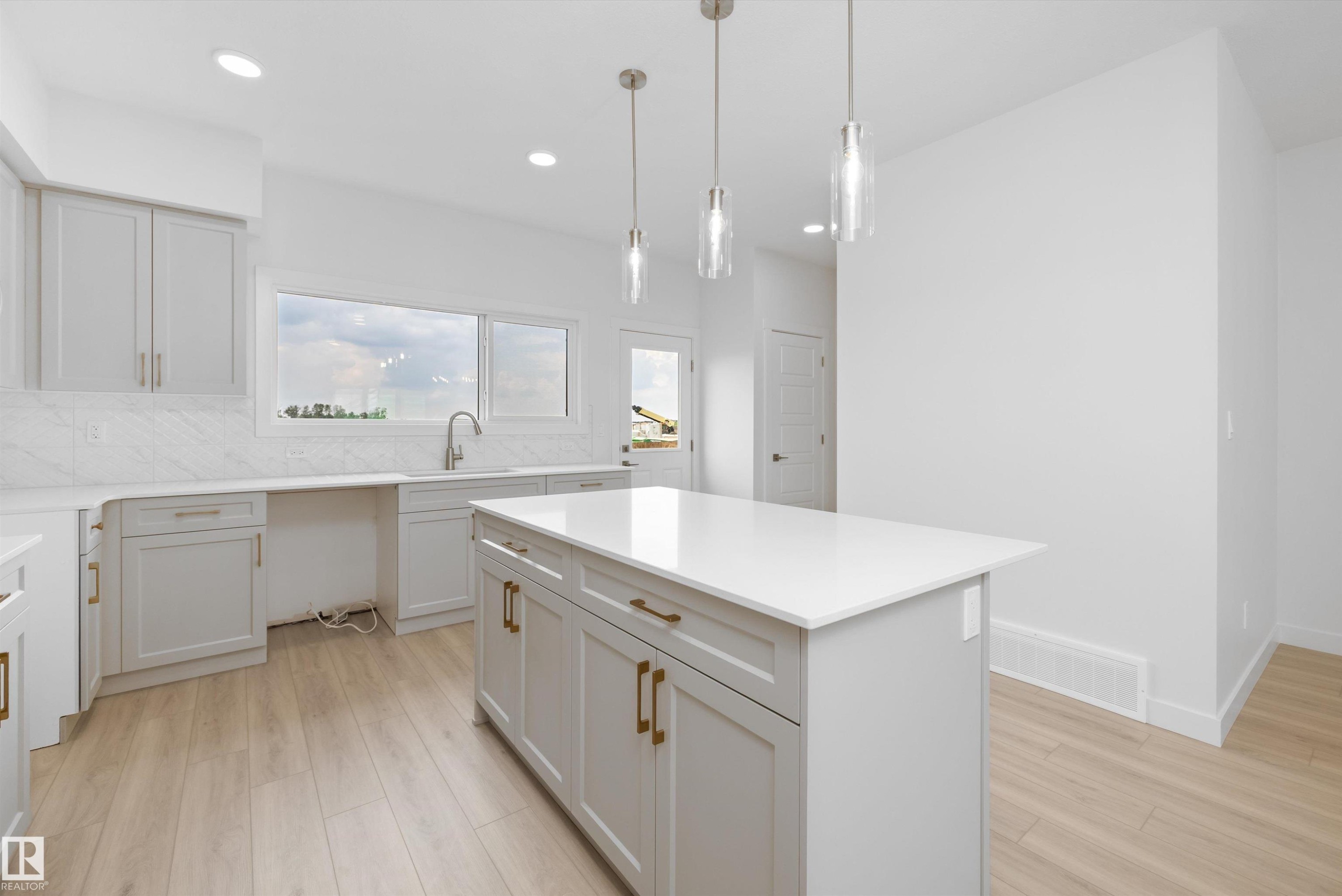18709 18A Avenue, Edmonton, AB - Indoor Photo Showing Kitchen