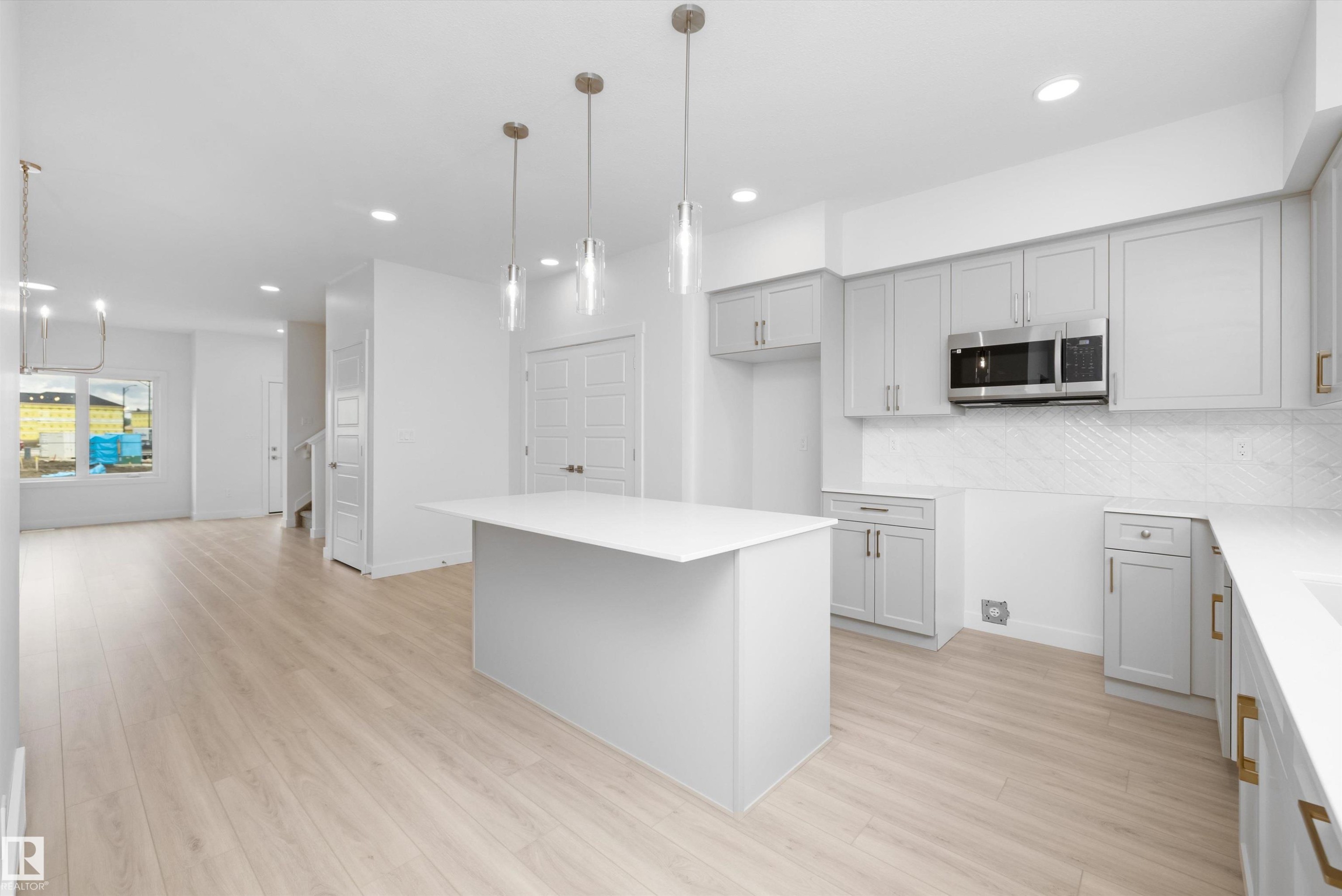 18709 18A Avenue, Edmonton, AB - Indoor Photo Showing Other Room