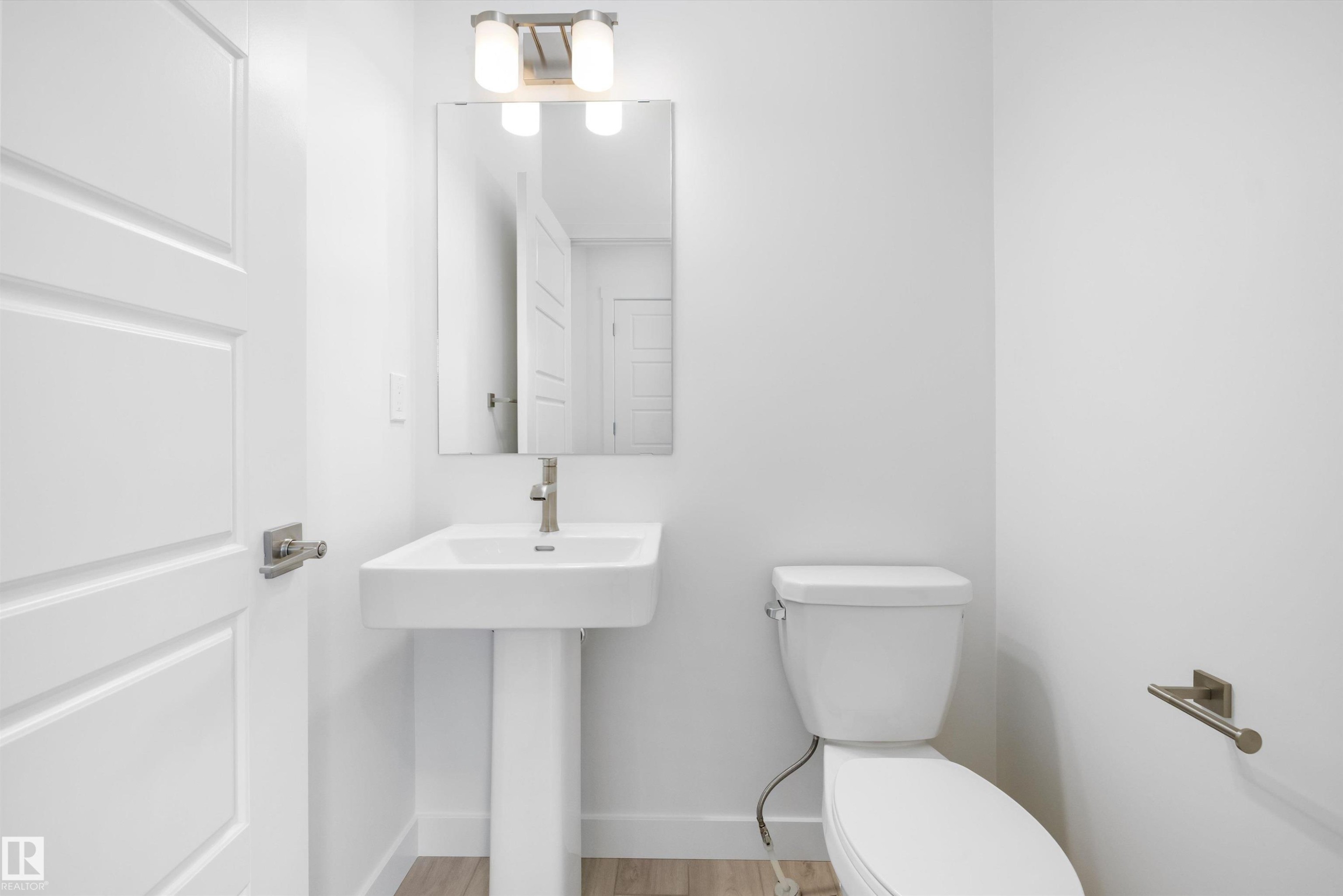 18709 18A Avenue, Edmonton, AB - Indoor Photo Showing Bathroom