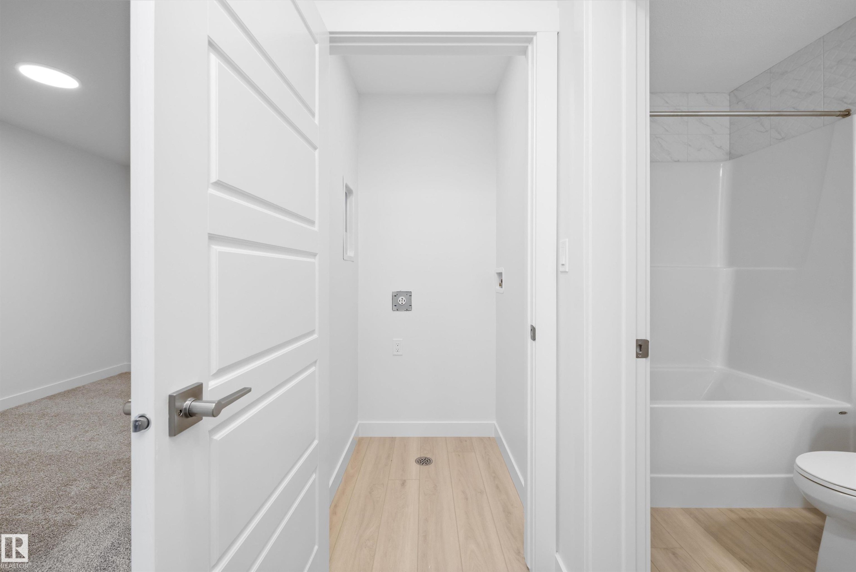 18709 18A Avenue, Edmonton, AB - Indoor Photo Showing Other Room