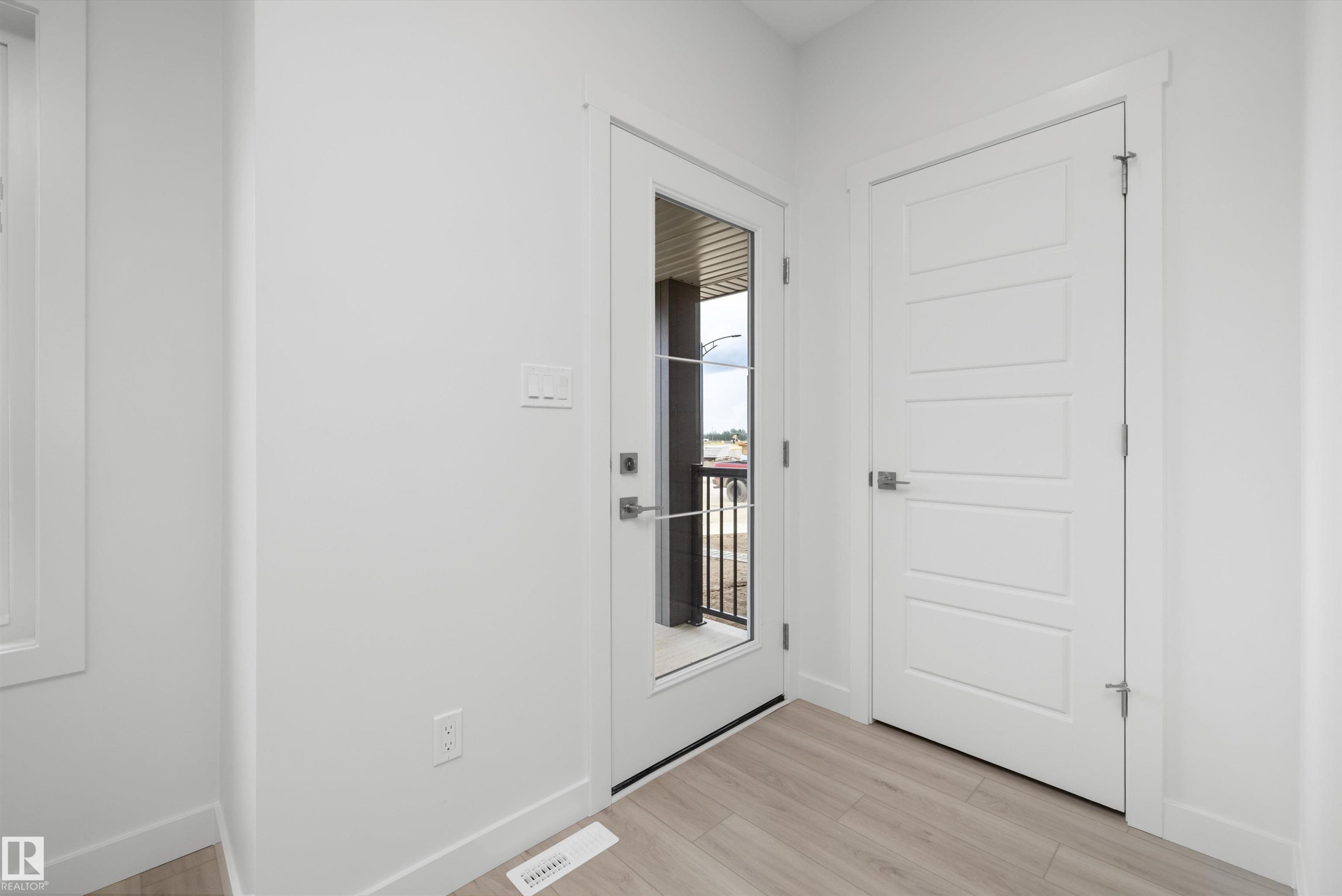 18709 18A Avenue, Edmonton, AB - Indoor Photo Showing Other Room