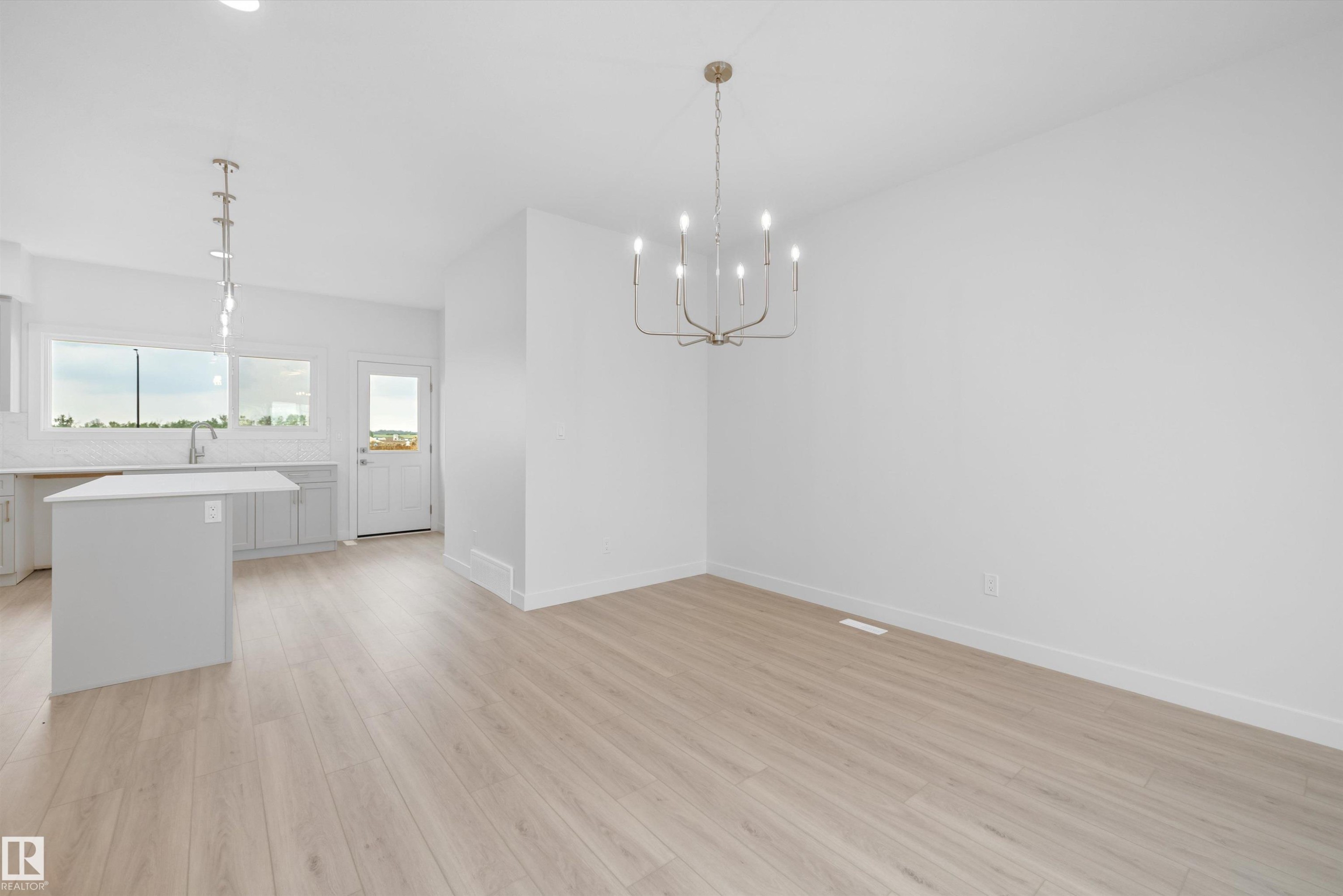 18709 18A Avenue, Edmonton, AB - Indoor Photo Showing Bathroom