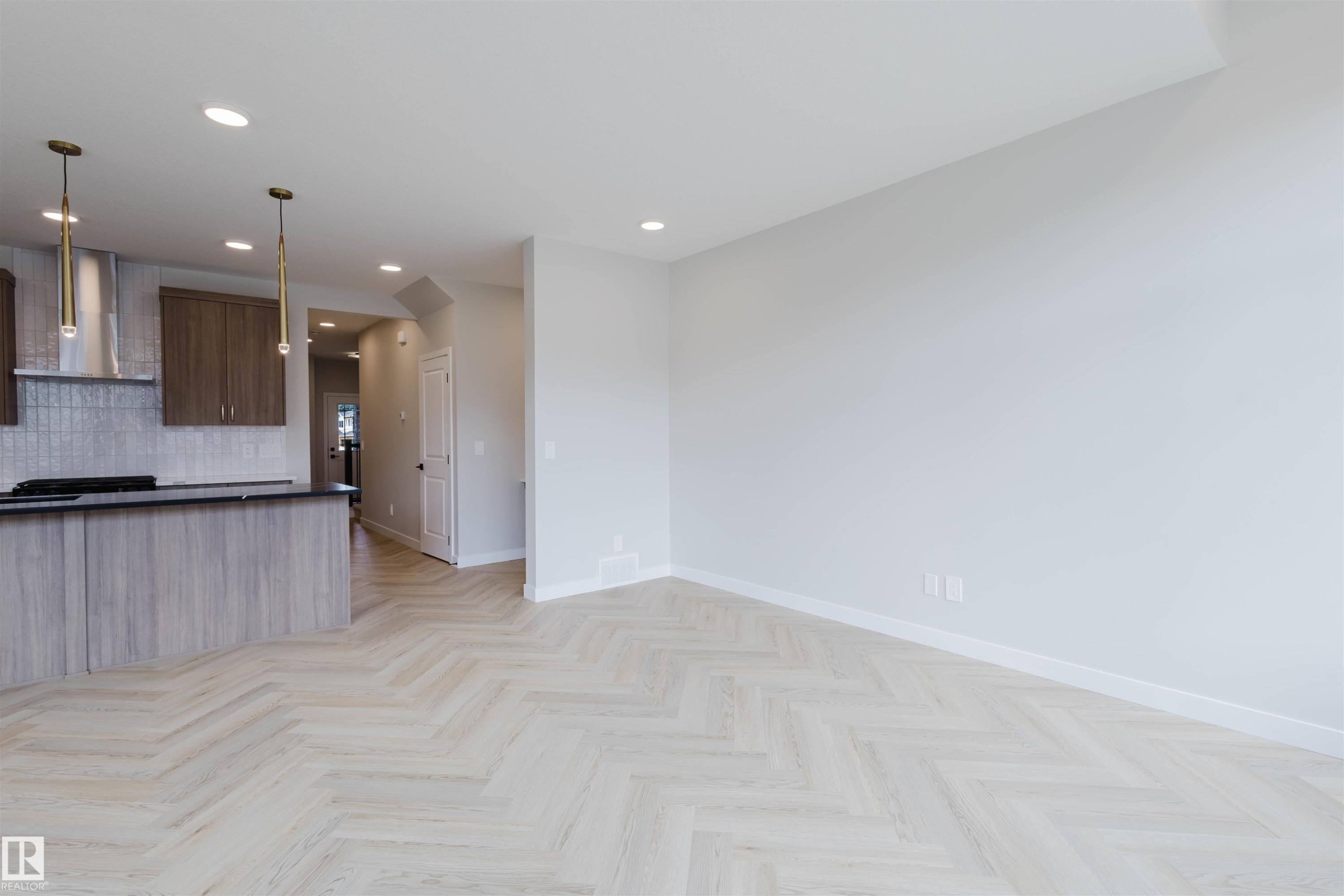 20632 43 Avenue, Edmonton, AB - Indoor Photo Showing Kitchen