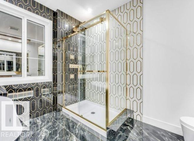 8418 Mayday Link, Edmonton, AB - Indoor Photo Showing Bathroom