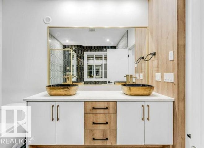 8418 Mayday Link, Edmonton, AB - Indoor Photo Showing Other Room