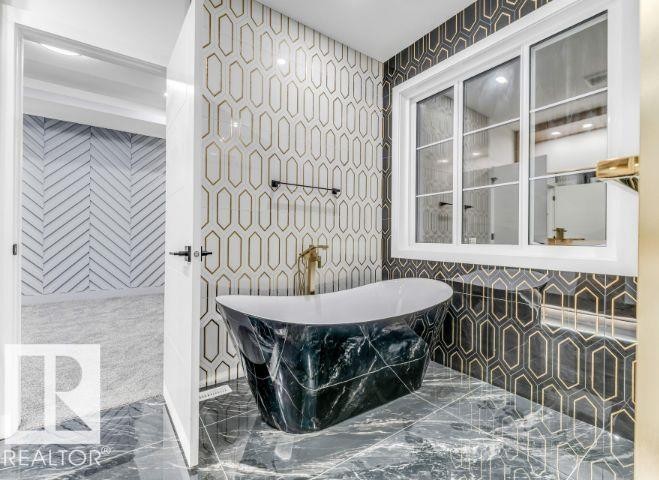 8418 Mayday Link, Edmonton, AB - Indoor Photo Showing Bathroom