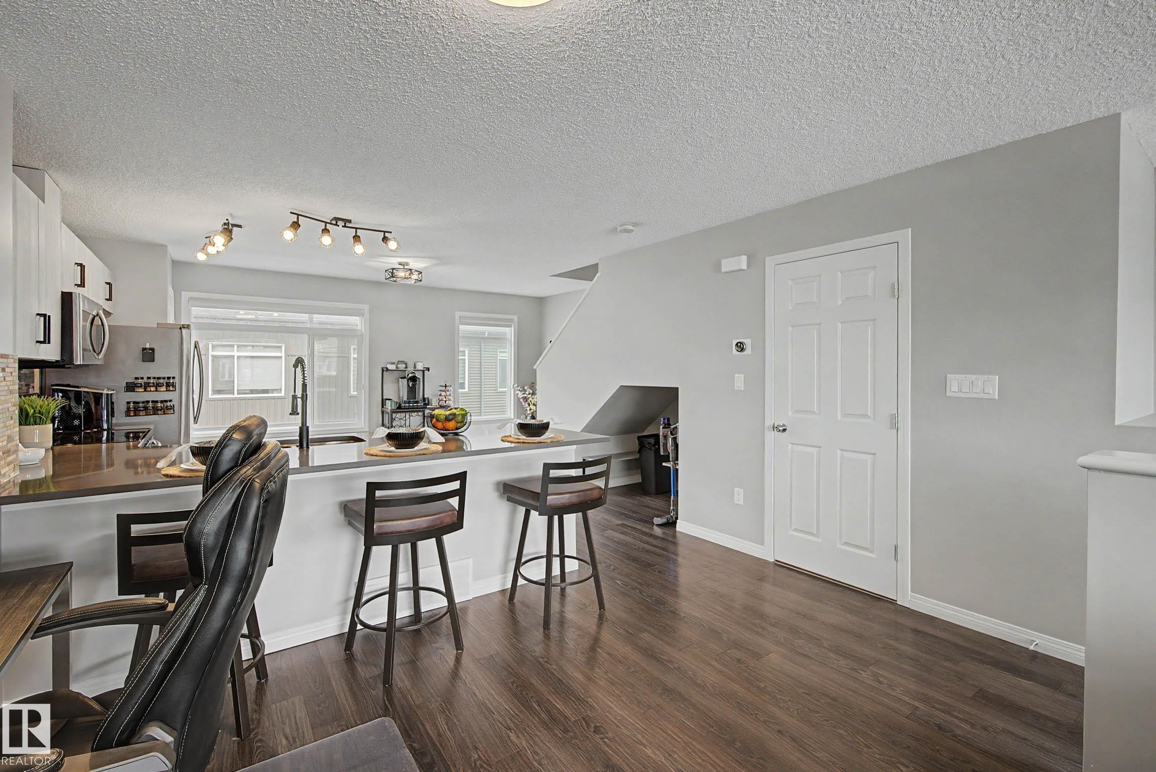 51 7503 Getty Gate, Edmonton, AB - Indoor Photo Showing Dining Room